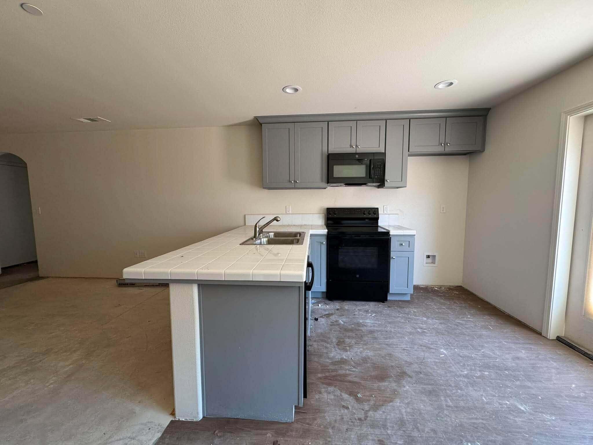 492 W Trooper, Porterville, CA 93257