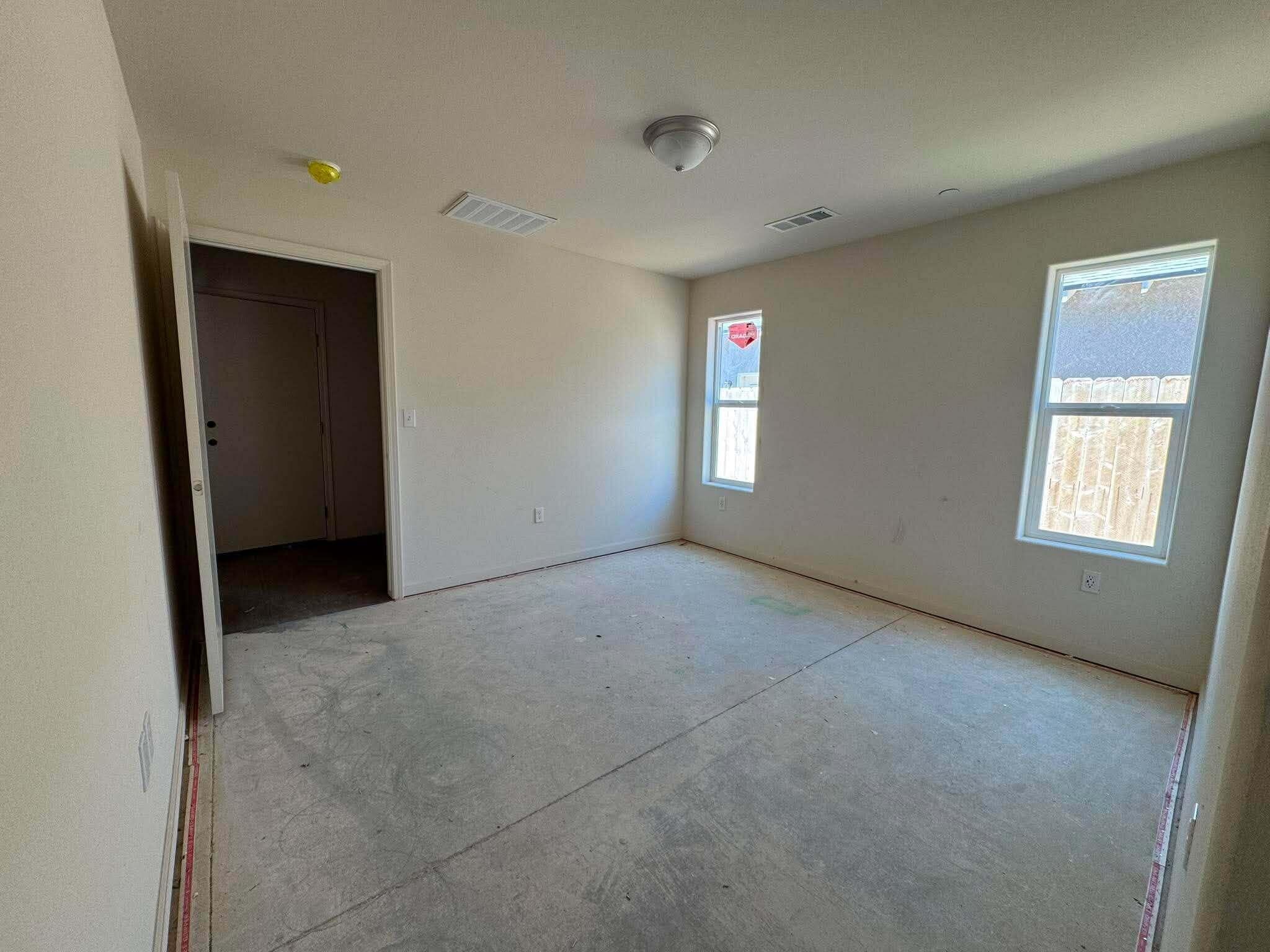 492 W Trooper, Porterville, CA 93257