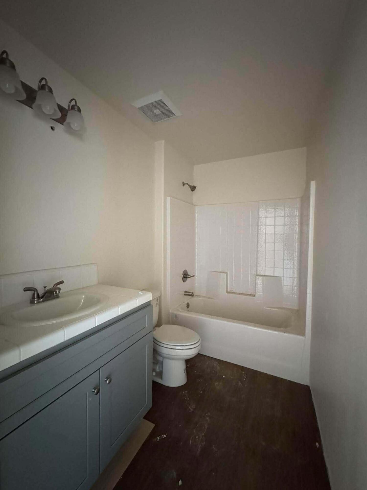 492 W Trooper, Porterville, CA 93257