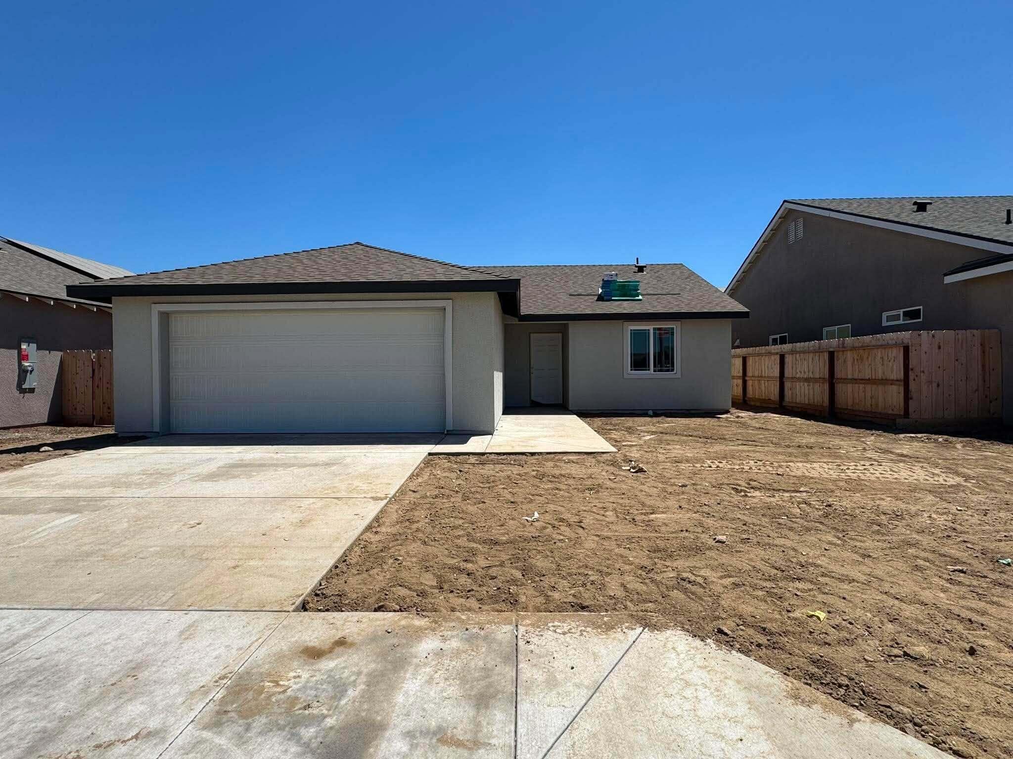 492 W Trooper, Porterville, CA 93257