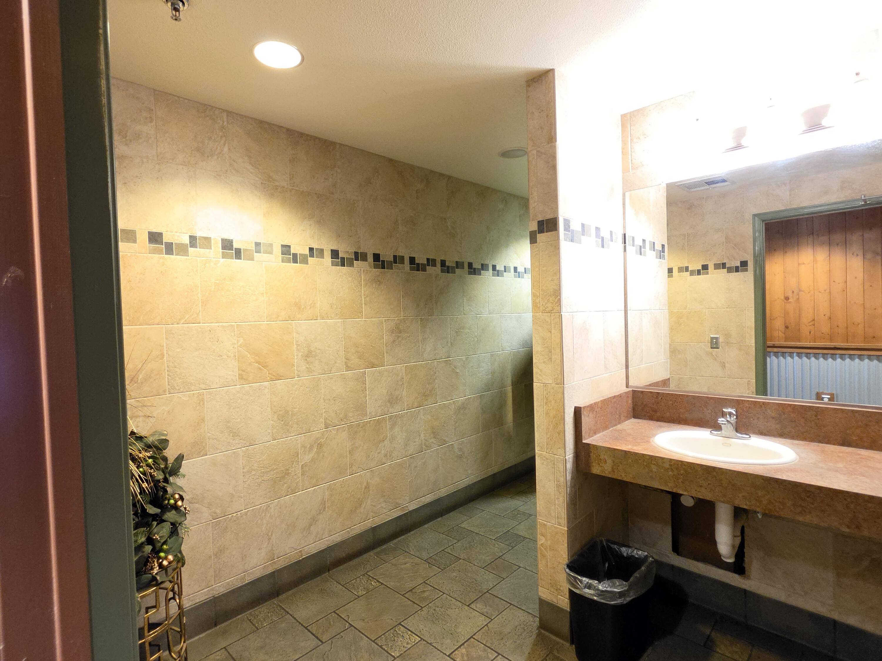 1102 W Visalia Rd #108, Exeter, CA 93221