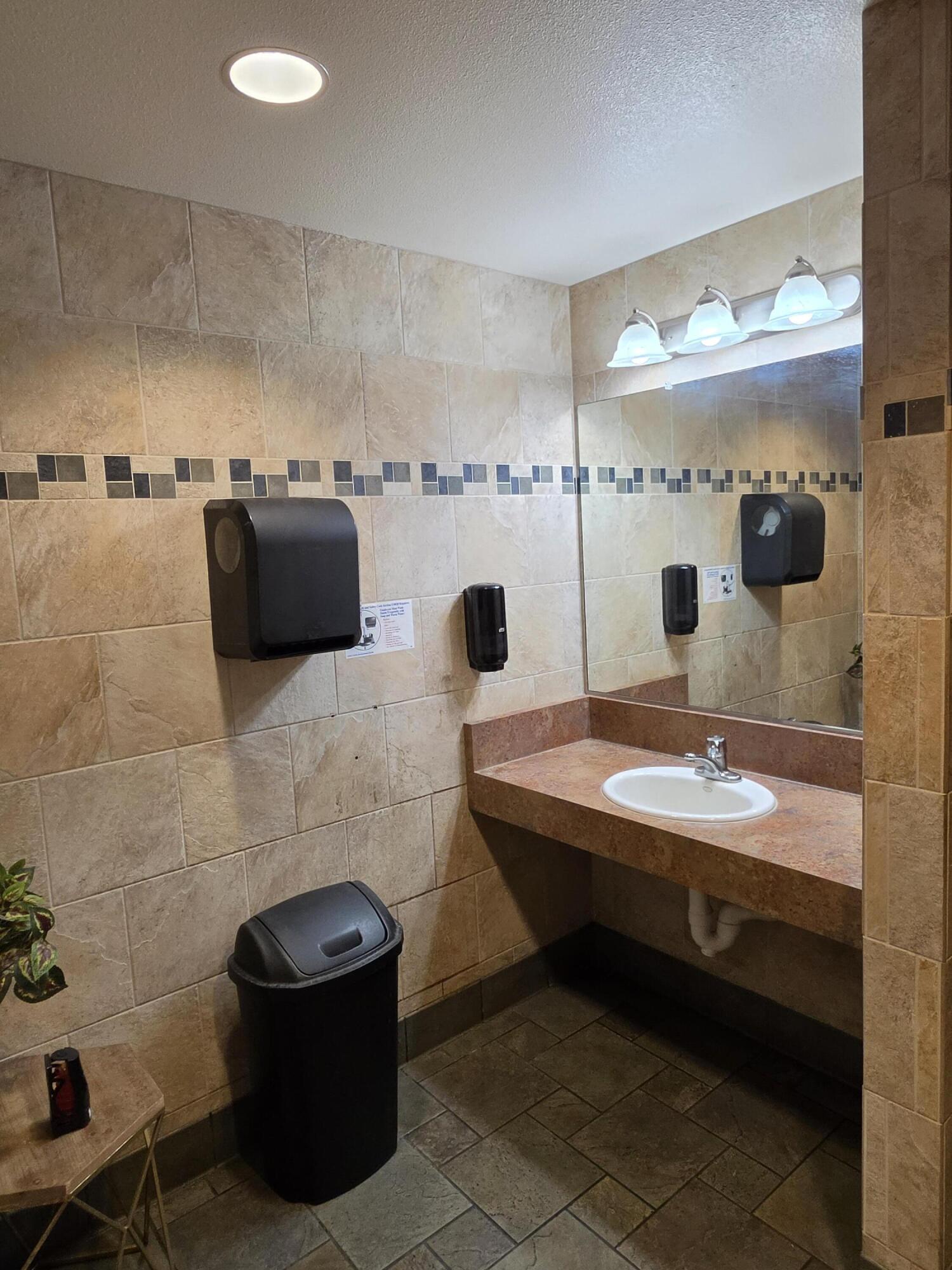 1102 W Visalia Rd #108, Exeter, CA 93221