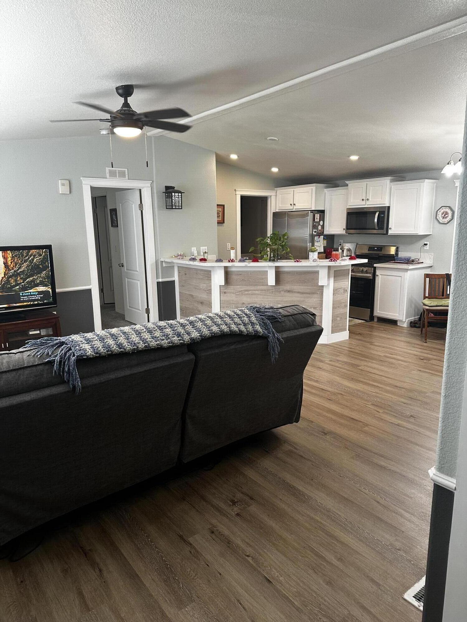415 N Aker N Akers St, Visalia, CA 93291