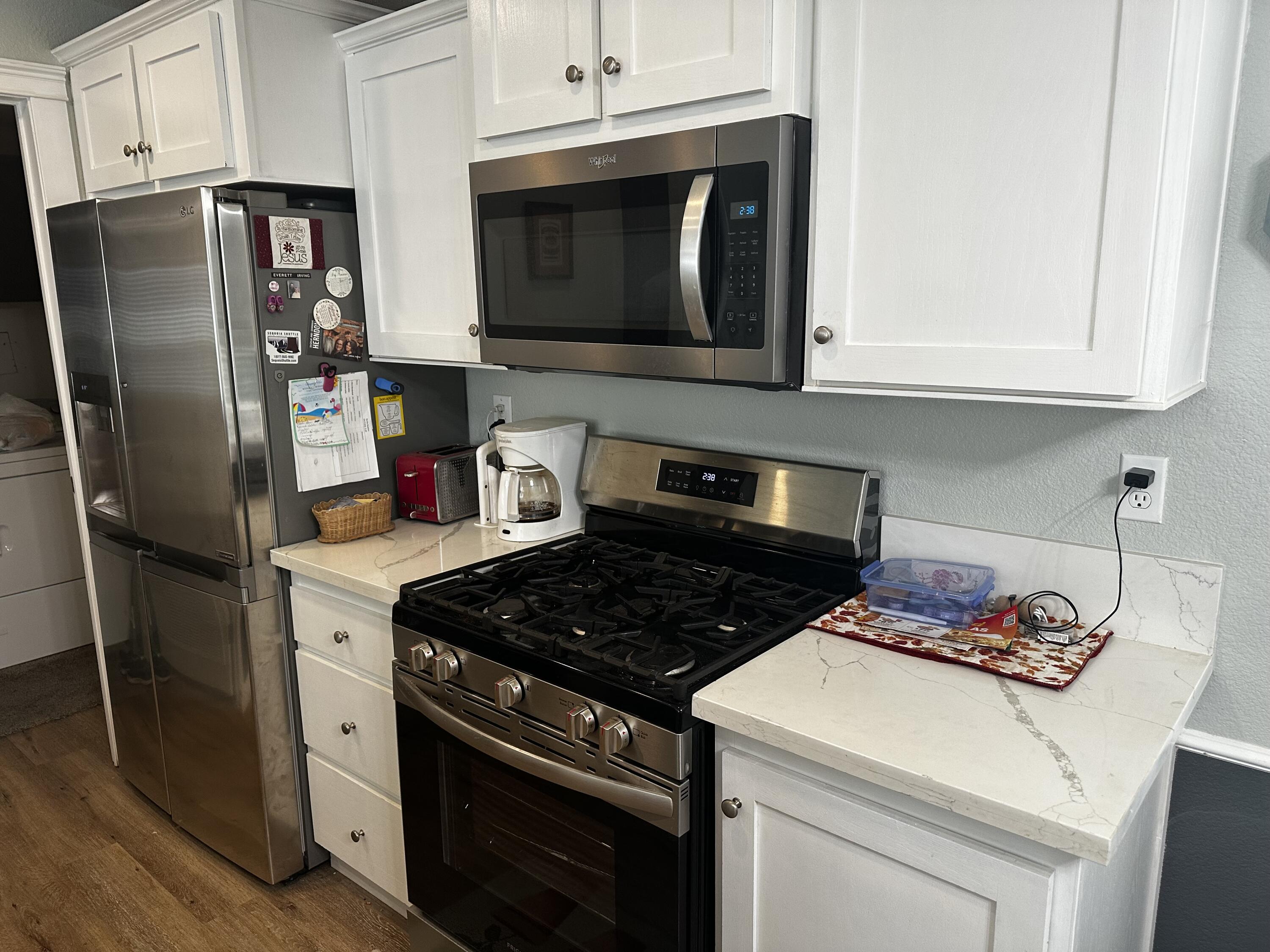 415 N Aker N Akers St, Visalia, CA 93291