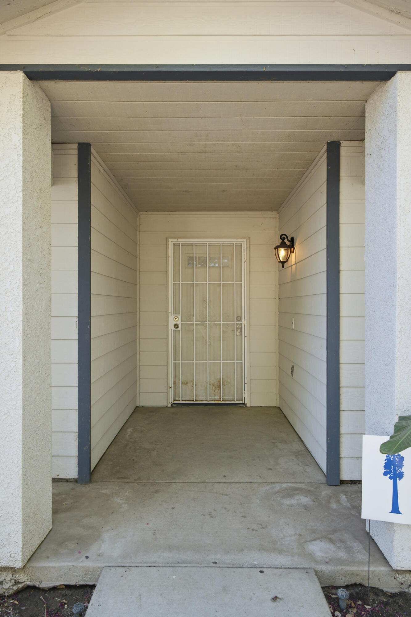 1008 S Laguna St, Visalia, CA 93292
