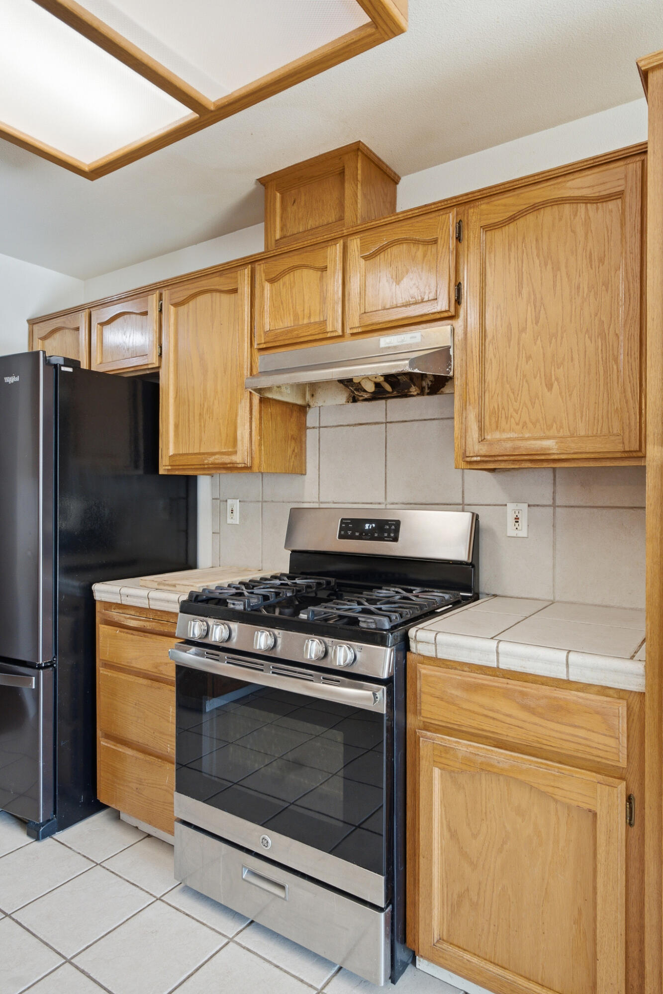 1008 S Laguna St, Visalia, CA 93292