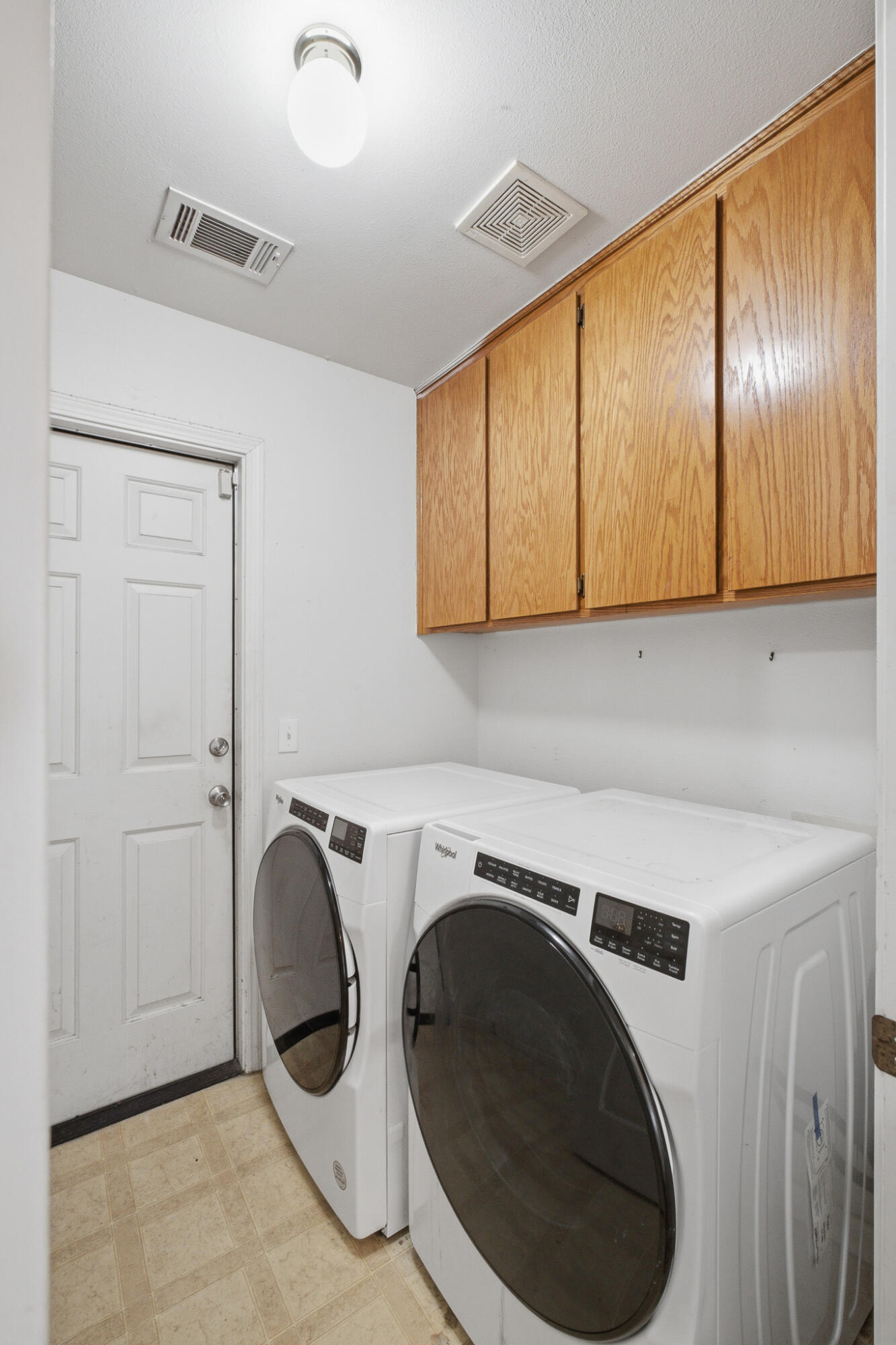1008 S Laguna St, Visalia, CA 93292