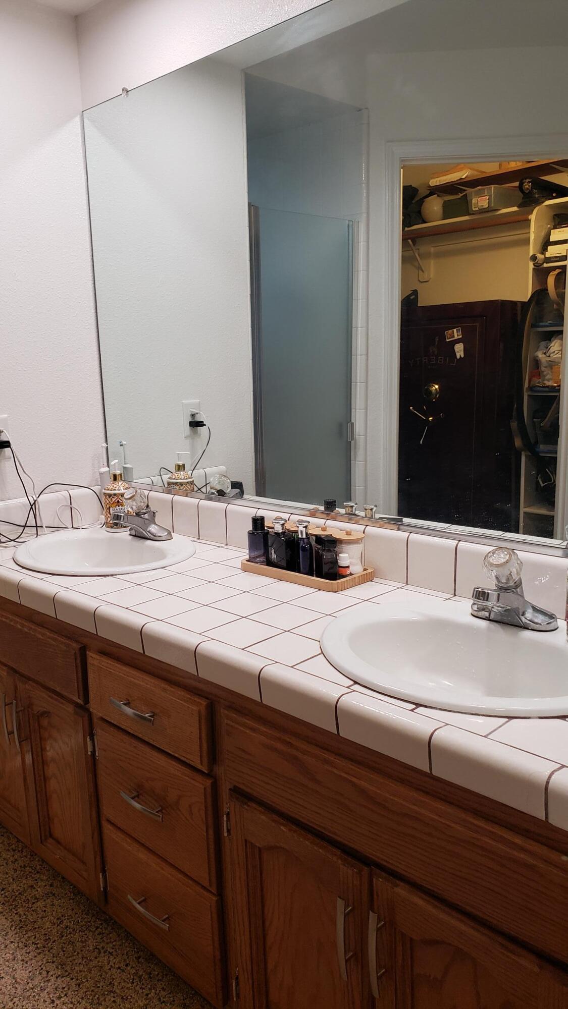 3912 S Vickie Ct, Visalia, CA 93277