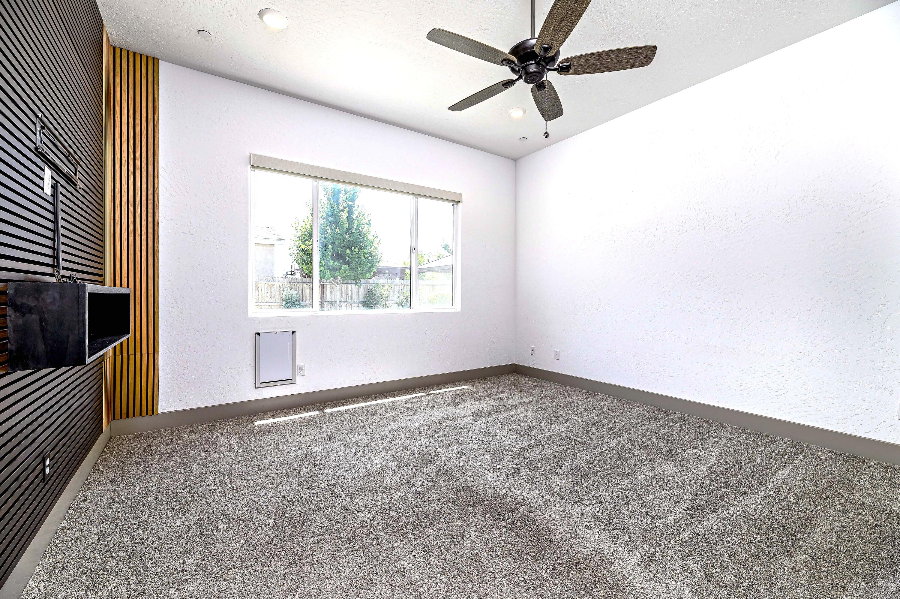 3707 N Santa Fe St, Visalia, CA 93291