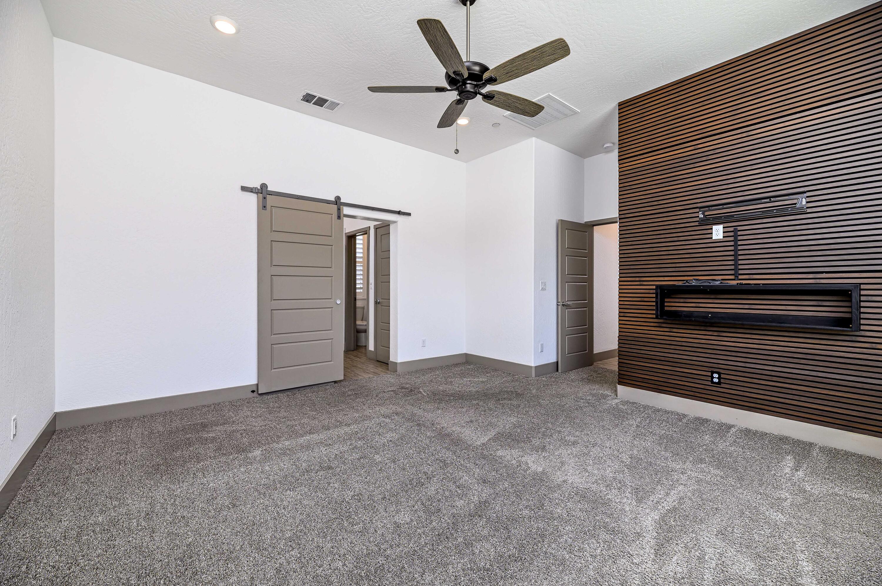 3707 N Santa Fe St, Visalia, CA 93291