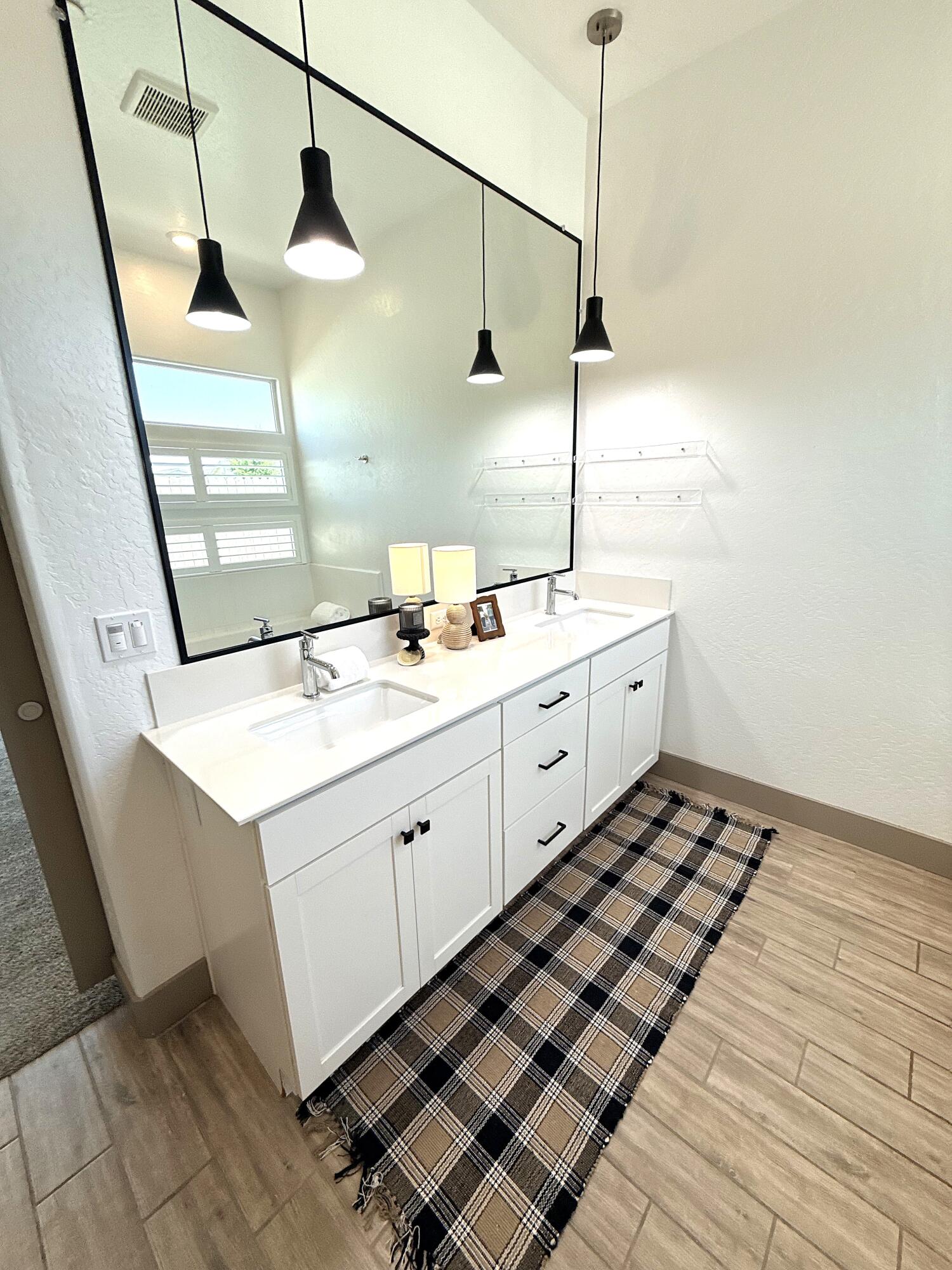 3707 N Santa Fe St, Visalia, CA 93291