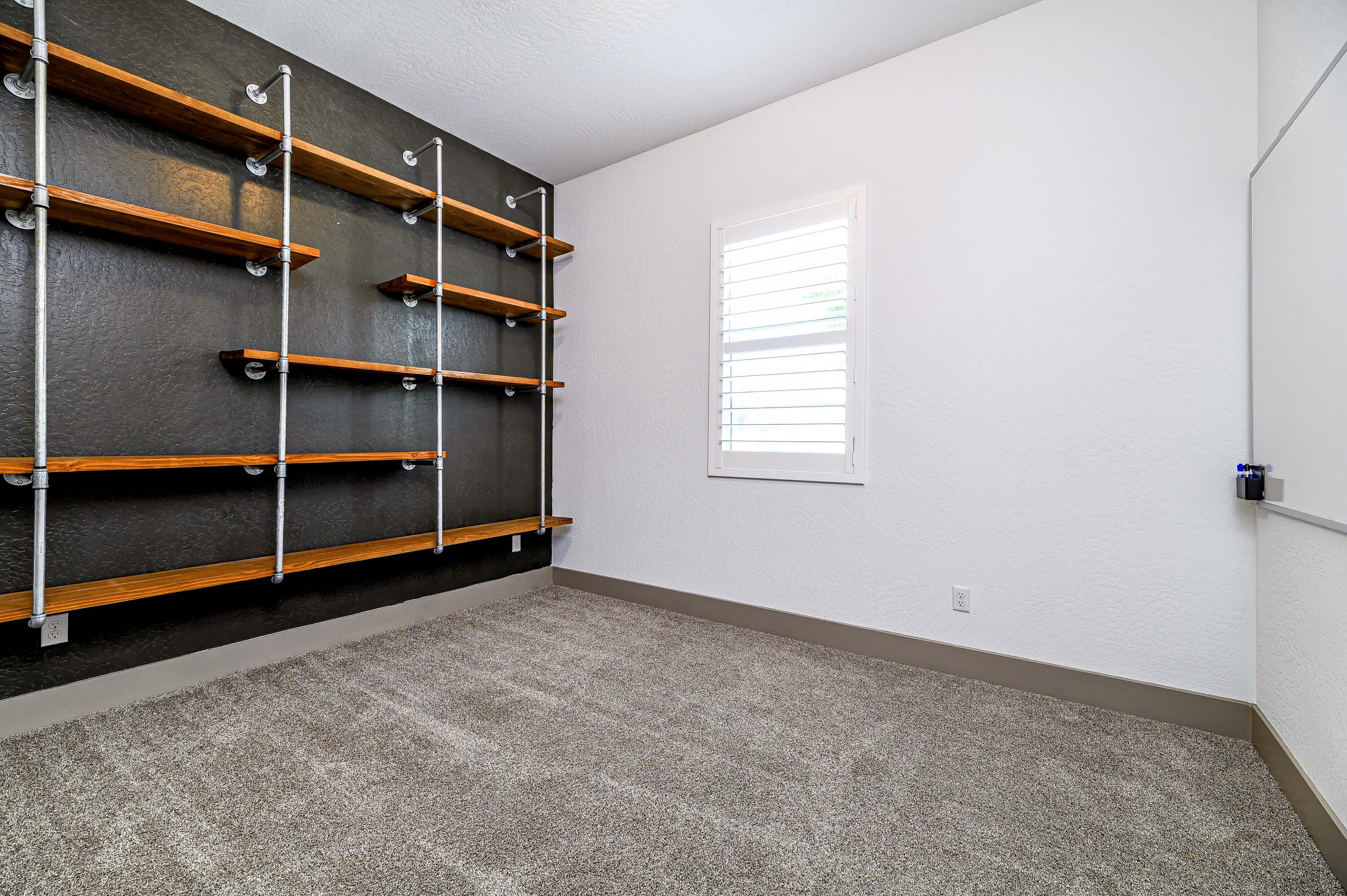 3707 N Santa Fe St, Visalia, CA 93291