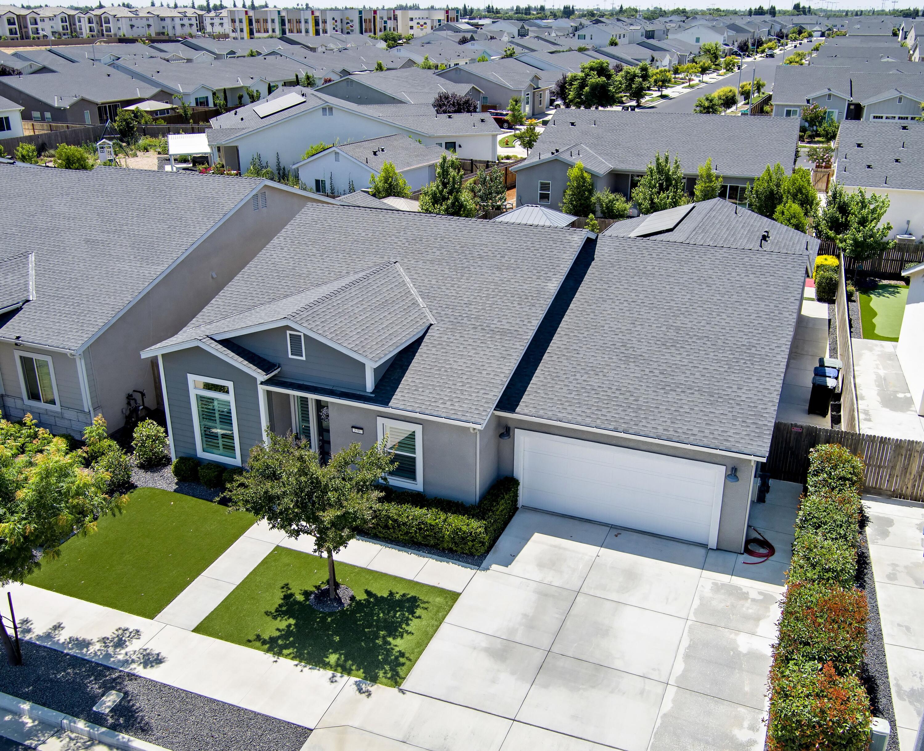3707 N Santa Fe St, Visalia, CA 93291