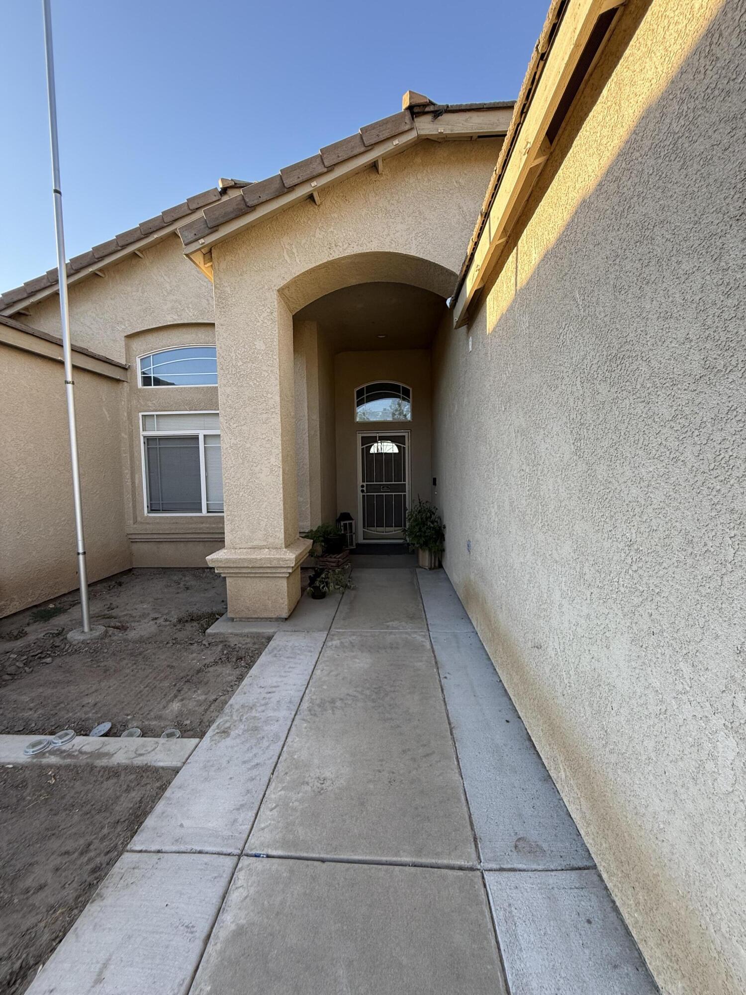3942 E Four Creeks Ct, Visalia, CA 93292