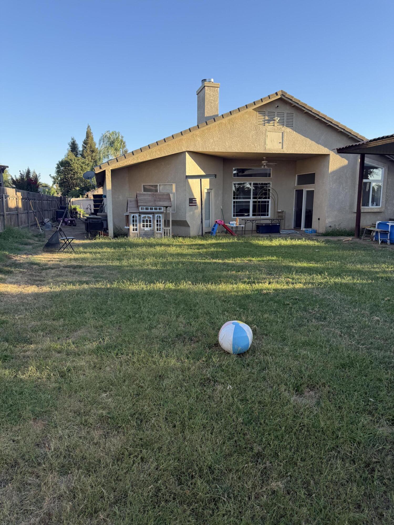 3942 E Four Creeks Ct, Visalia, CA 93292