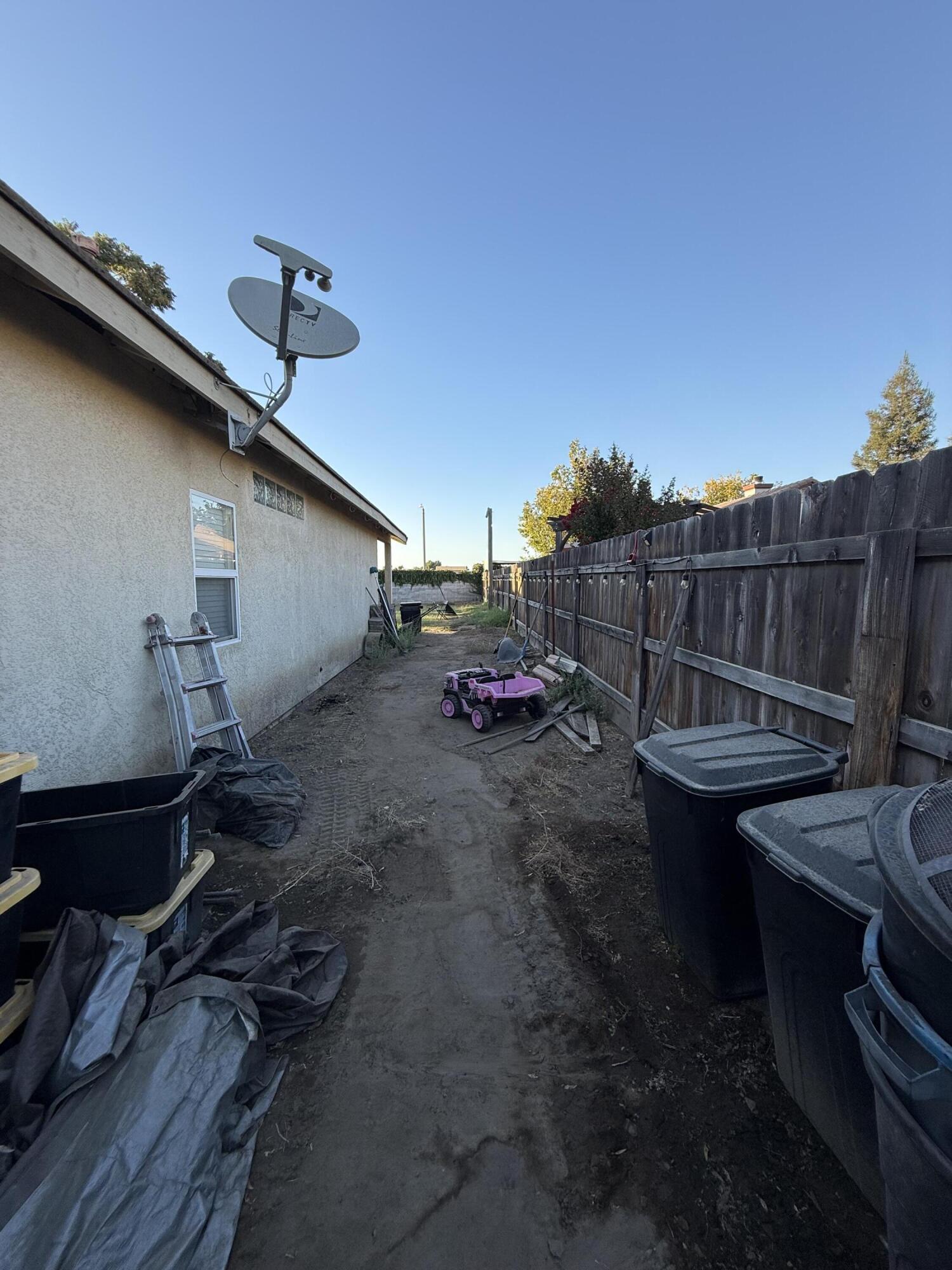 3942 E Four Creeks Ct, Visalia, CA 93292