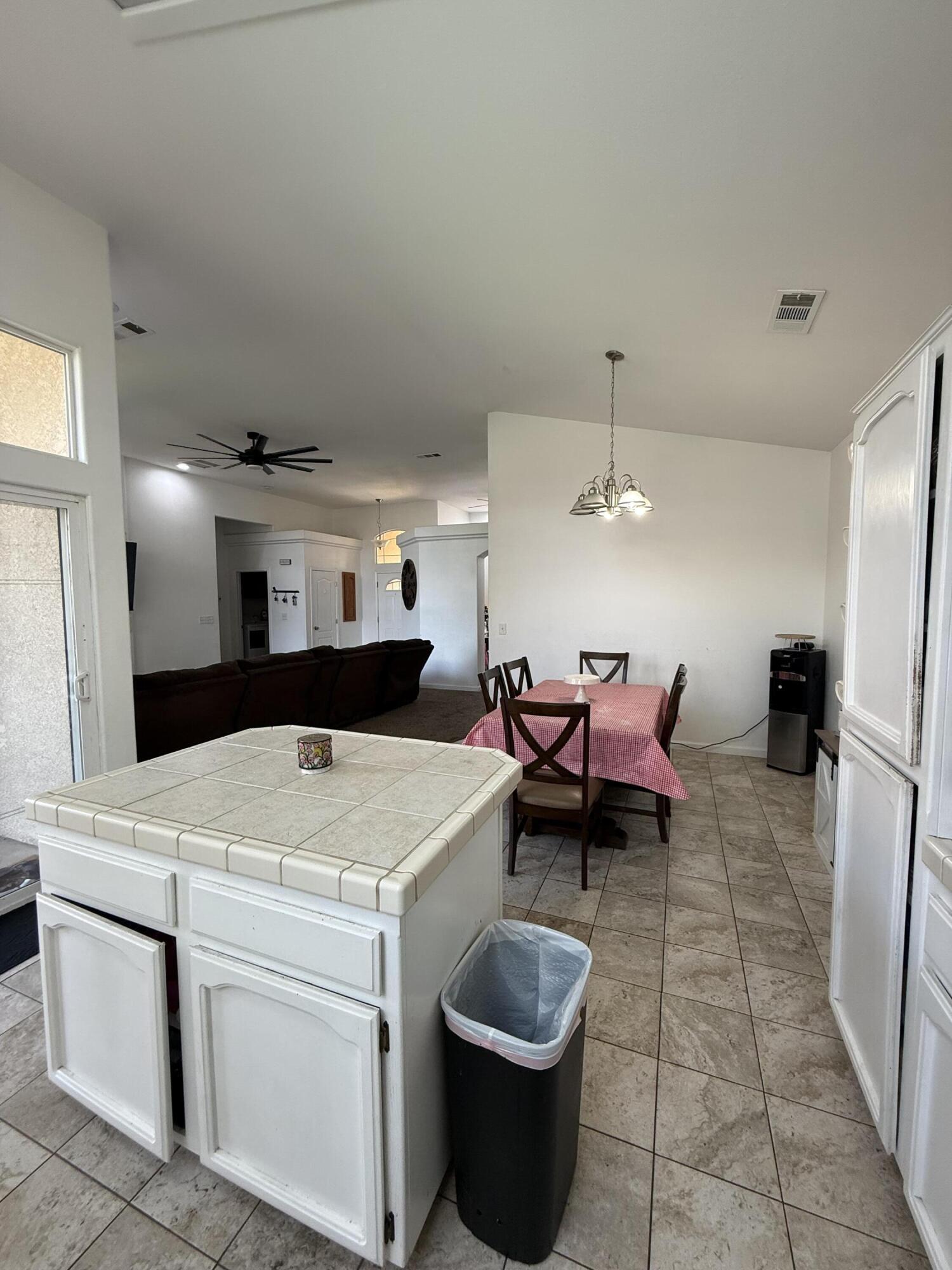 3942 E Four Creeks Ct, Visalia, CA 93292
