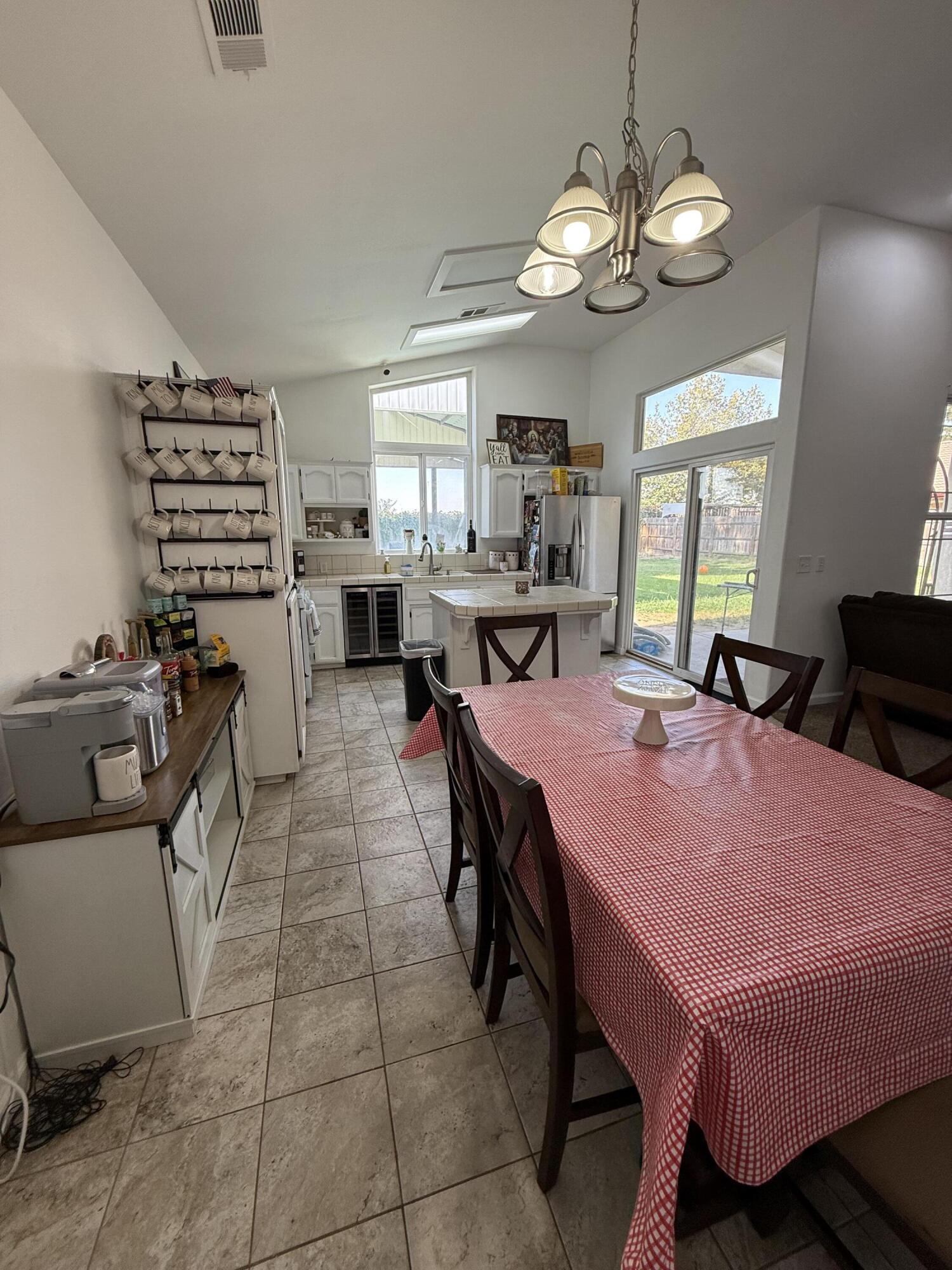 3942 E Four Creeks Ct, Visalia, CA 93292