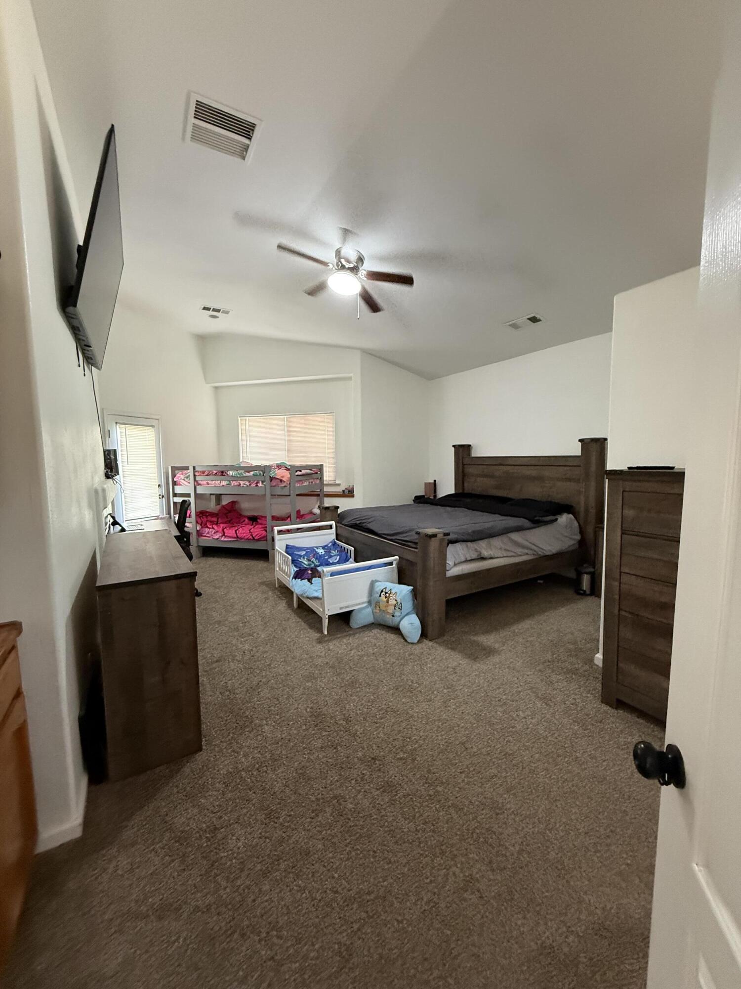 3942 E Four Creeks Ct, Visalia, CA 93292