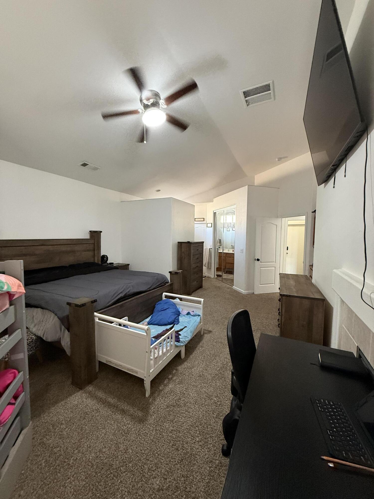 3942 E Four Creeks Ct, Visalia, CA 93292