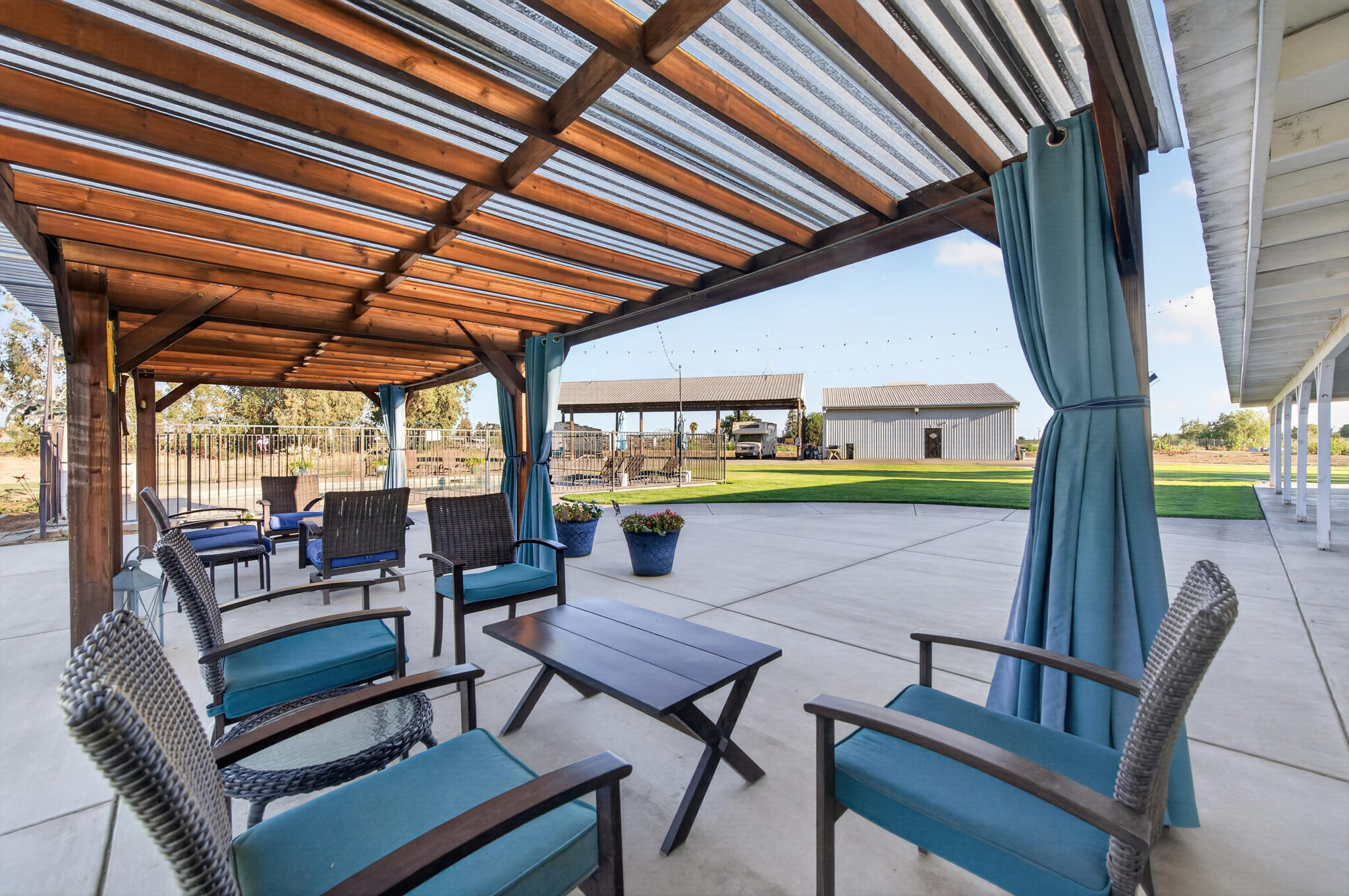 277 E Fantz Ave, Fresno, CA 93706