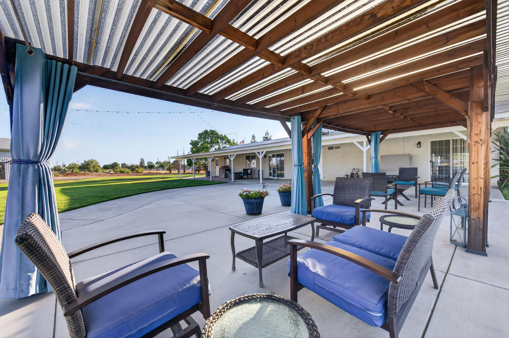 277 E Fantz Ave, Fresno, CA 93706
