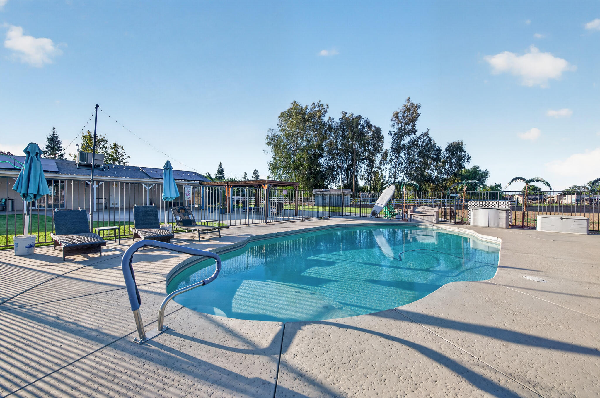 277 E Fantz Ave, Fresno, CA 93706