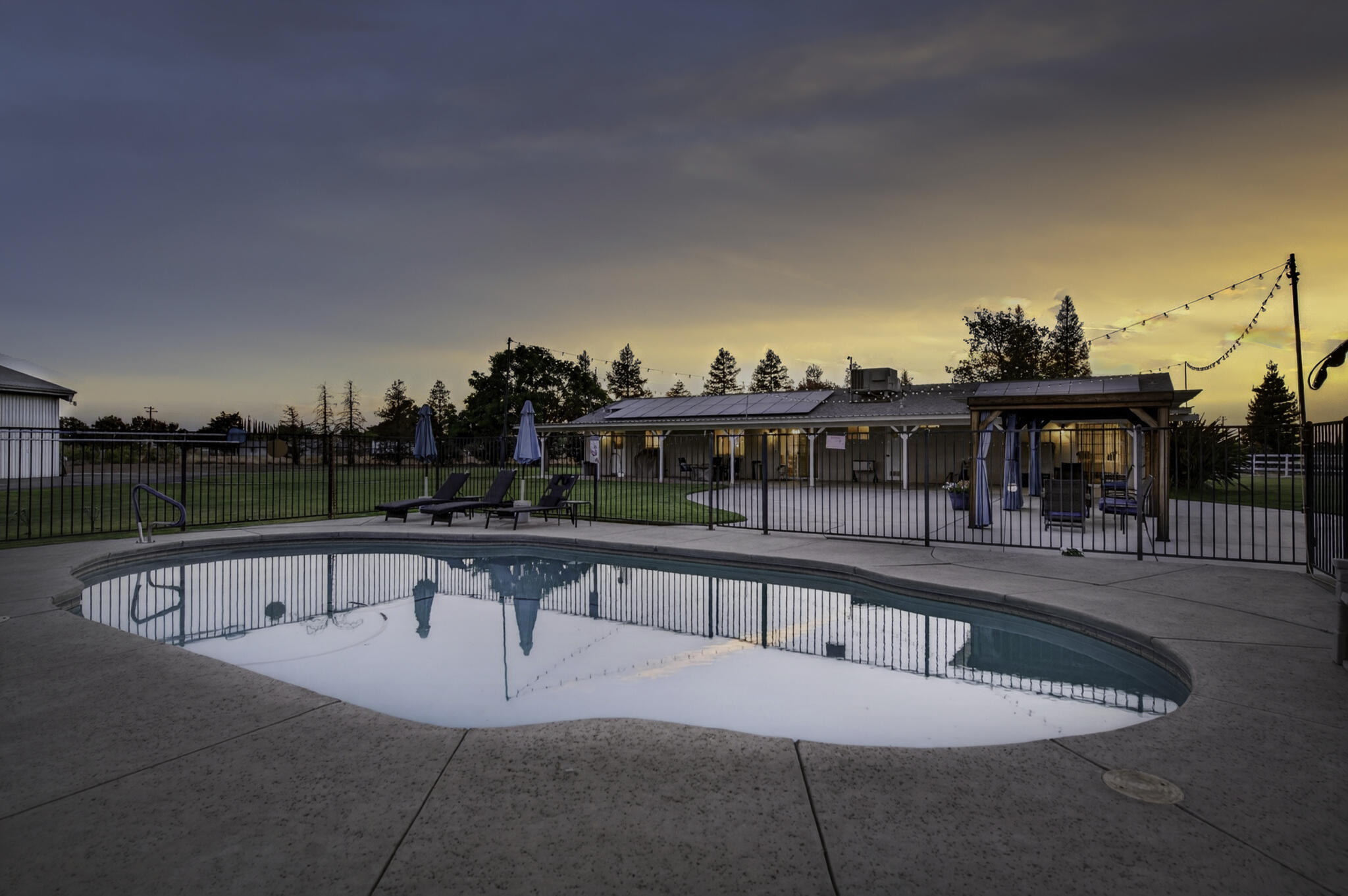 277 E Fantz Ave, Fresno, CA 93706
