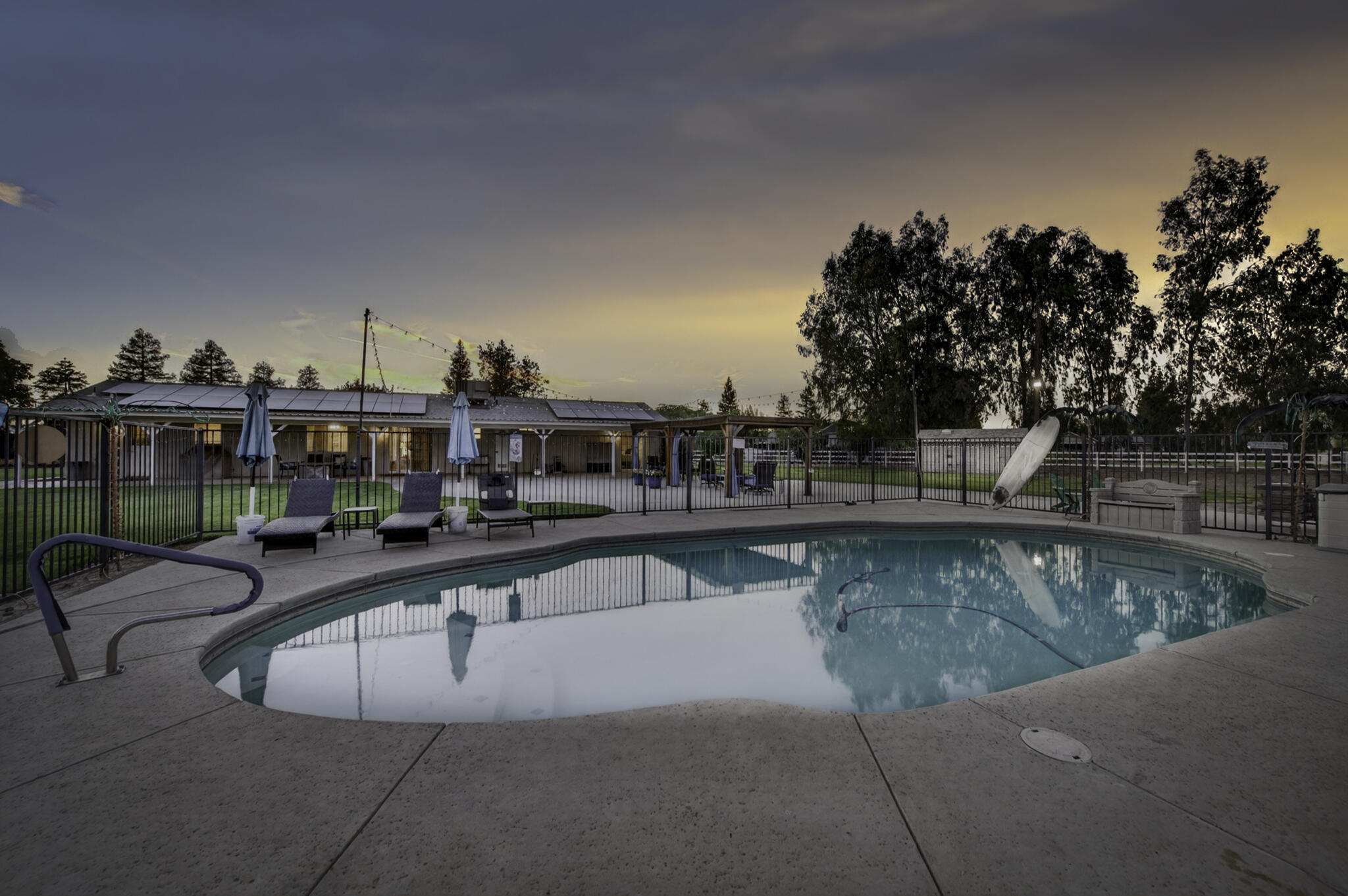 277 E Fantz Ave, Fresno, CA 93706