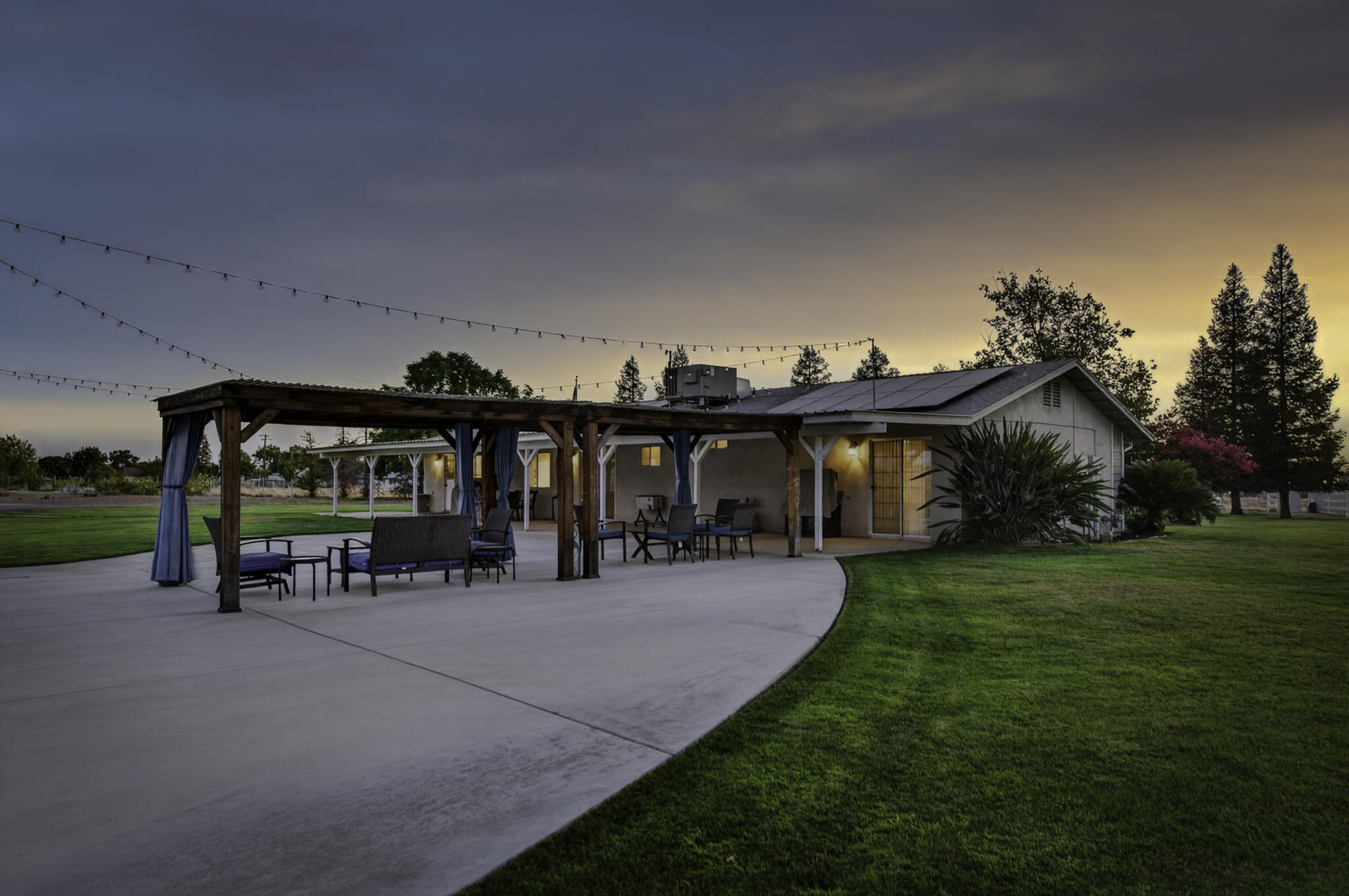 277 E Fantz Ave, Fresno, CA 93706