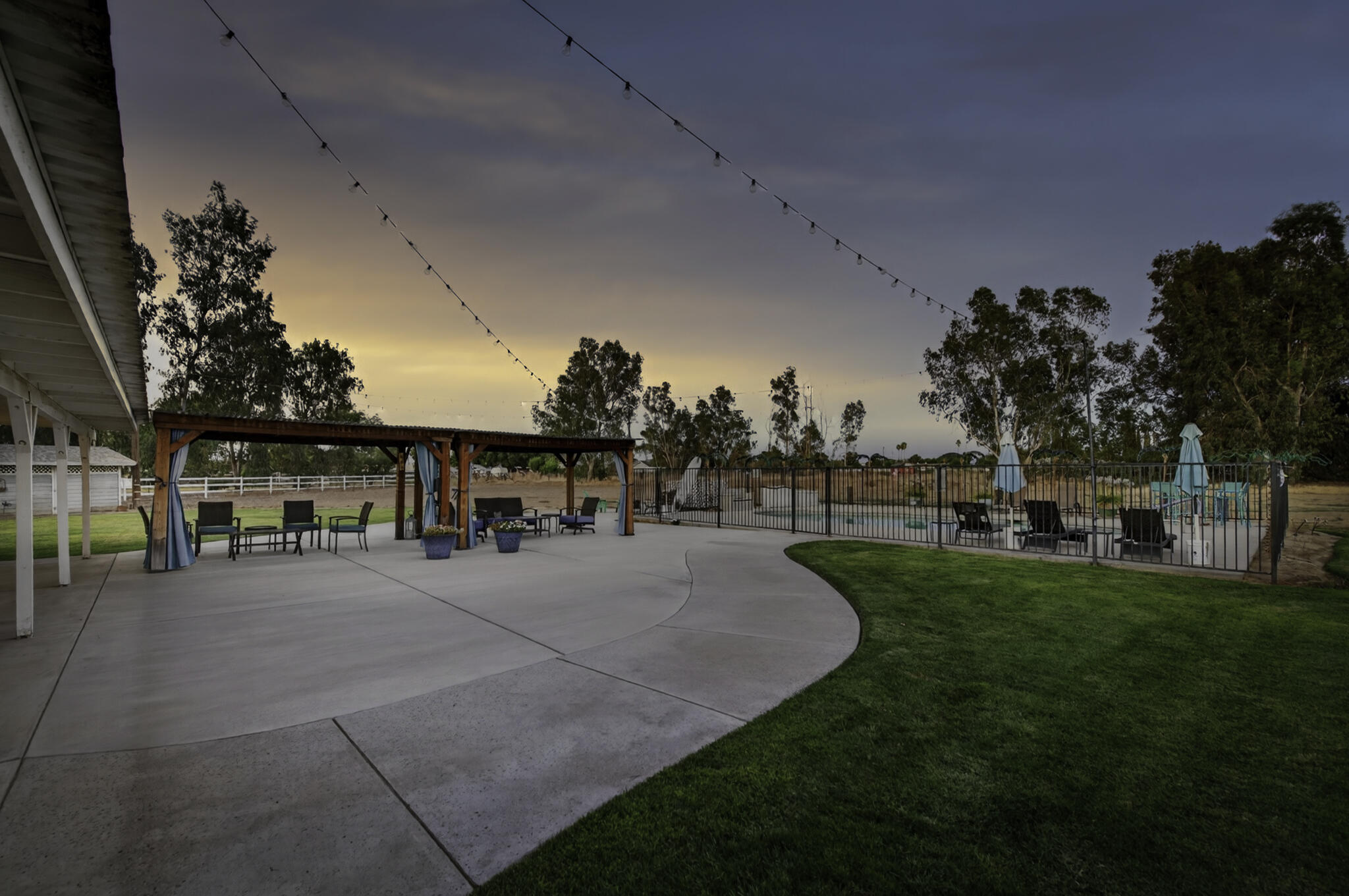 277 E Fantz Ave, Fresno, CA 93706