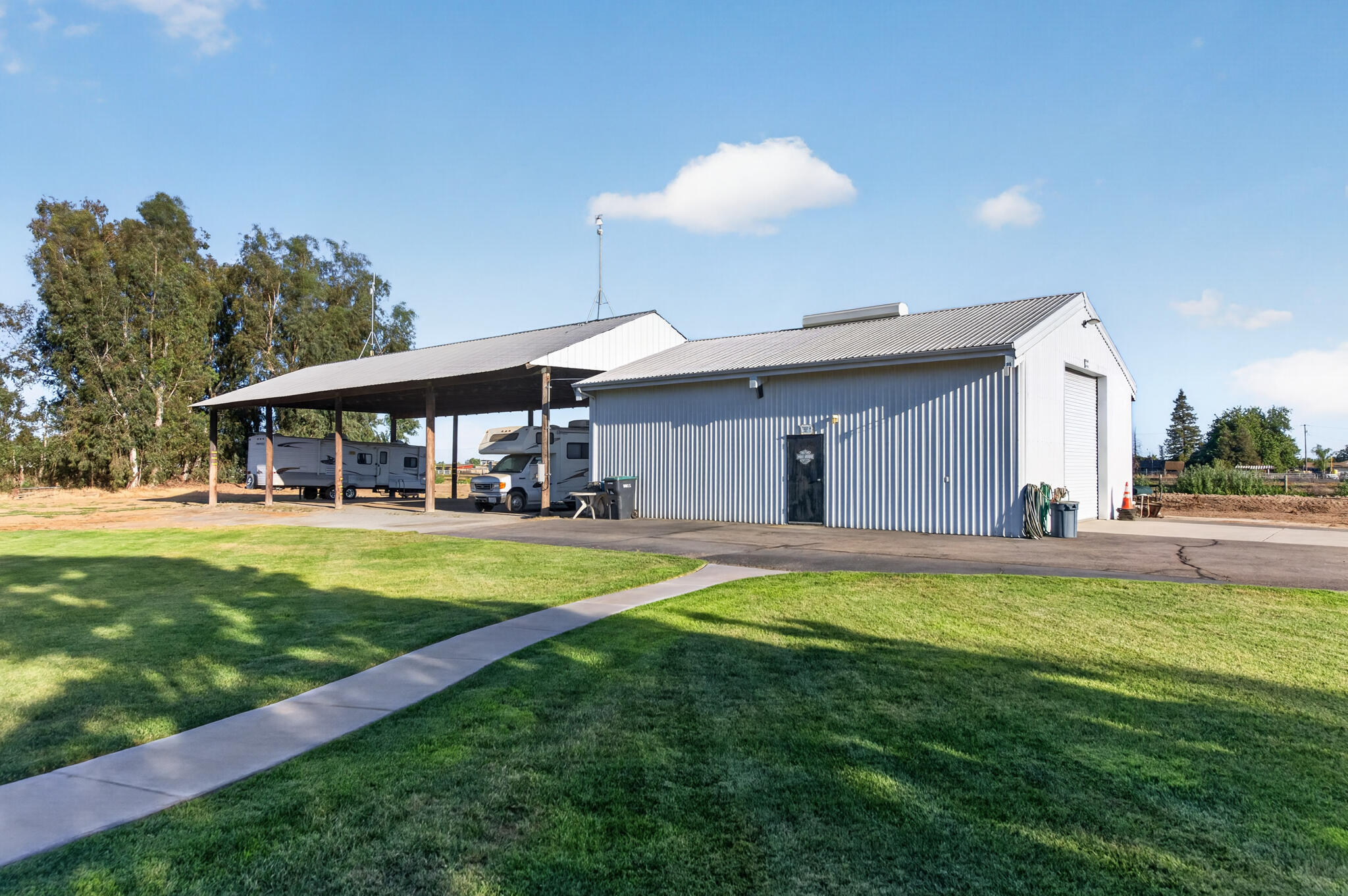 277 E Fantz Ave, Fresno, CA 93706