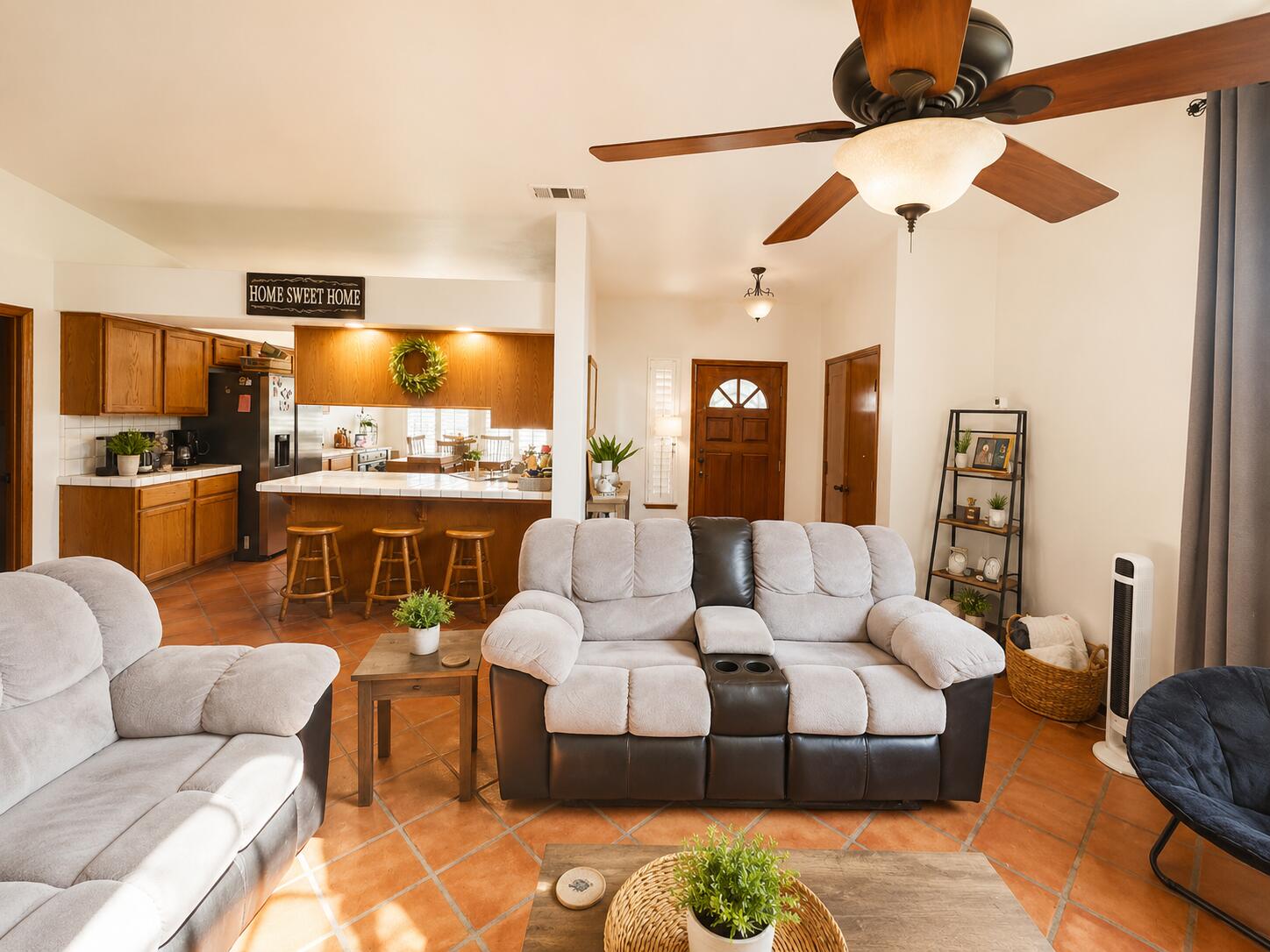 1808 E College Ave, Visalia, CA 93292