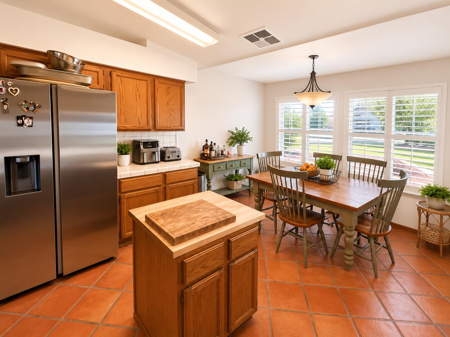 1808 E College Ave, Visalia, CA 93292