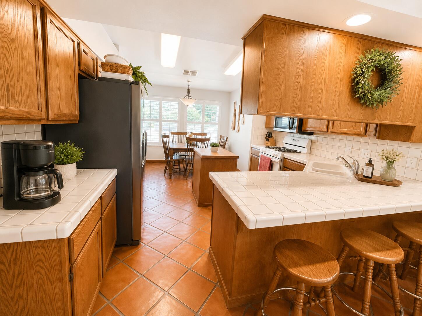 1808 E College Ave, Visalia, CA 93292