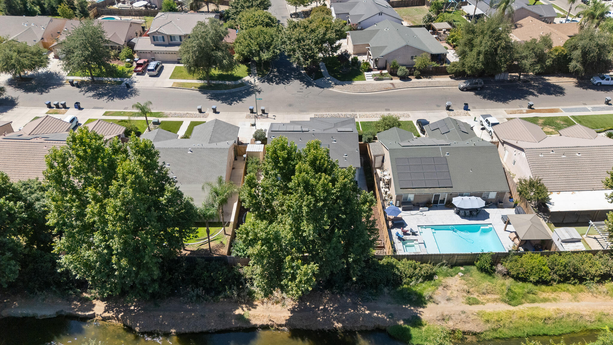 2874 W Porter Ave, Visalia, CA 93291