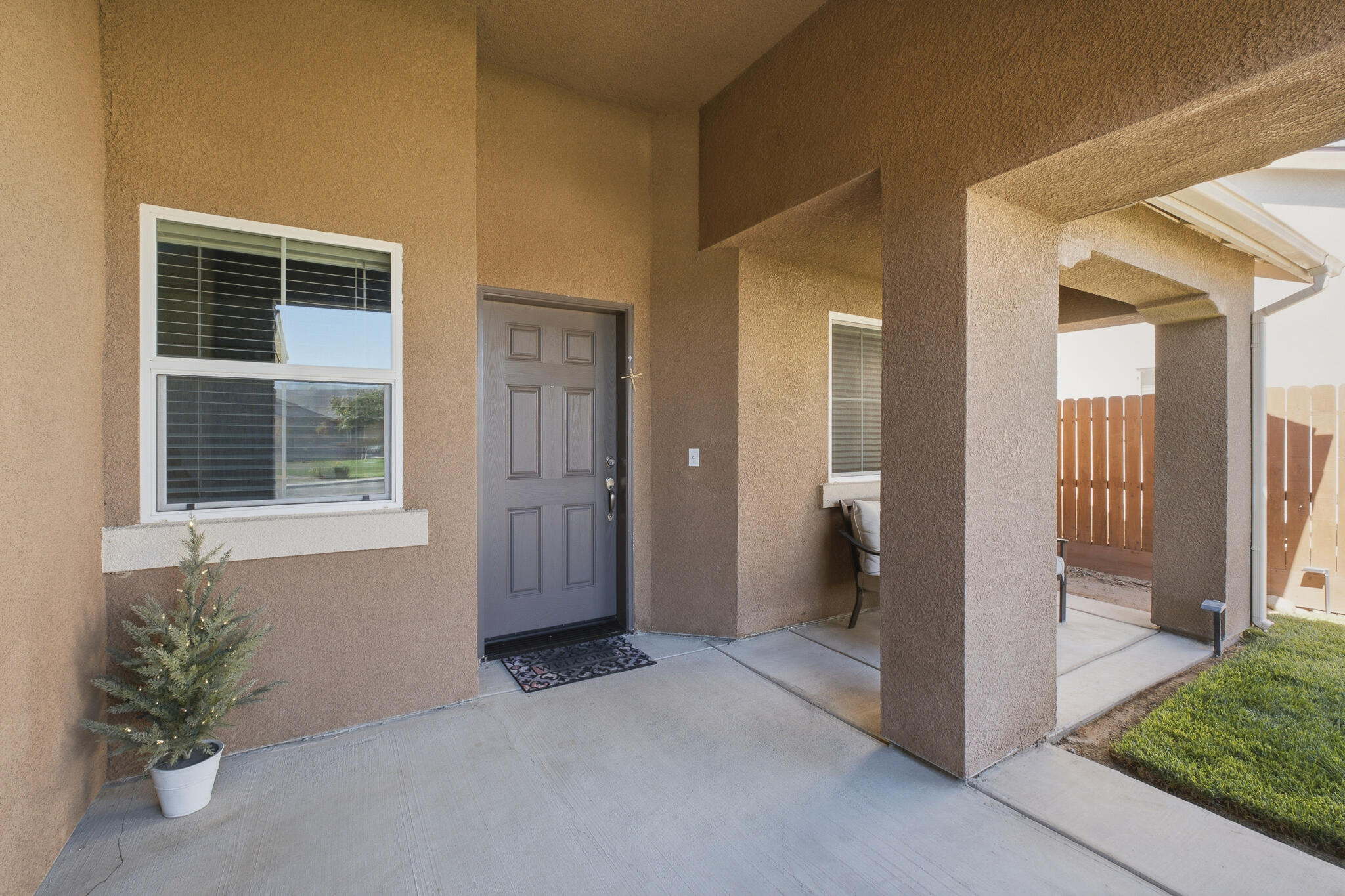 617 Sarah Ln, Dinuba, CA 93618
