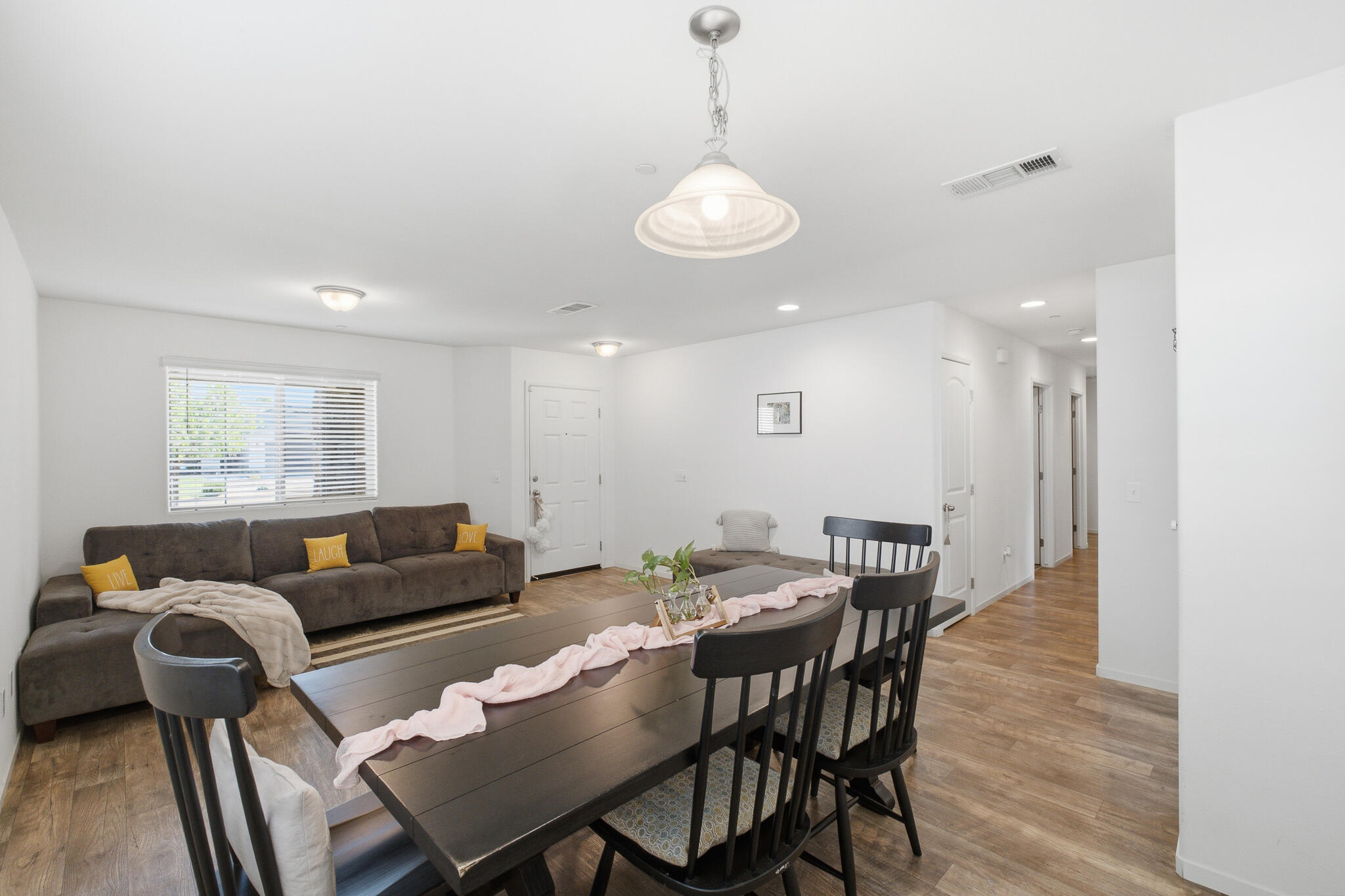 617 Sarah Ln, Dinuba, CA 93618