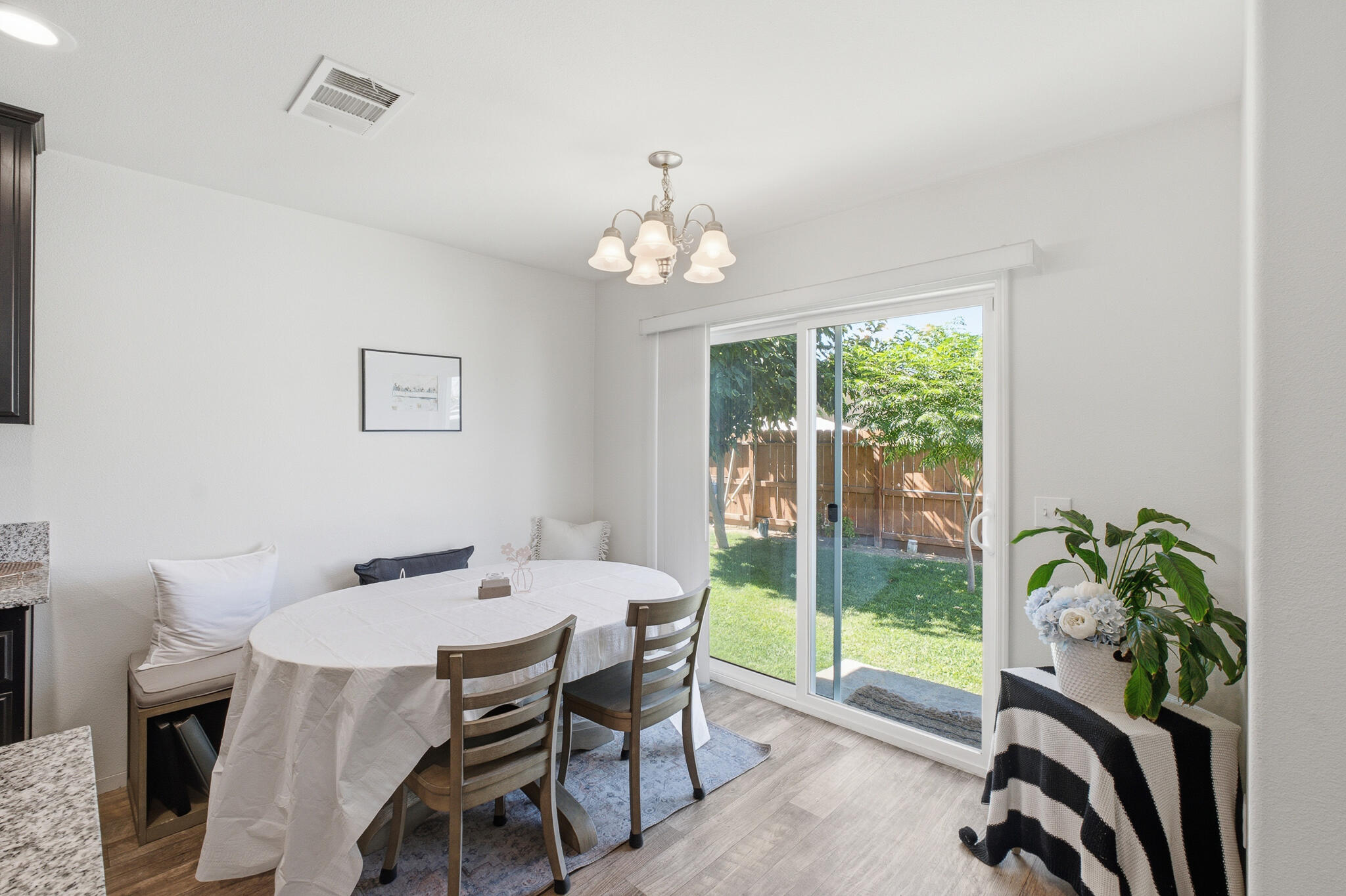 617 Sarah Ln, Dinuba, CA 93618