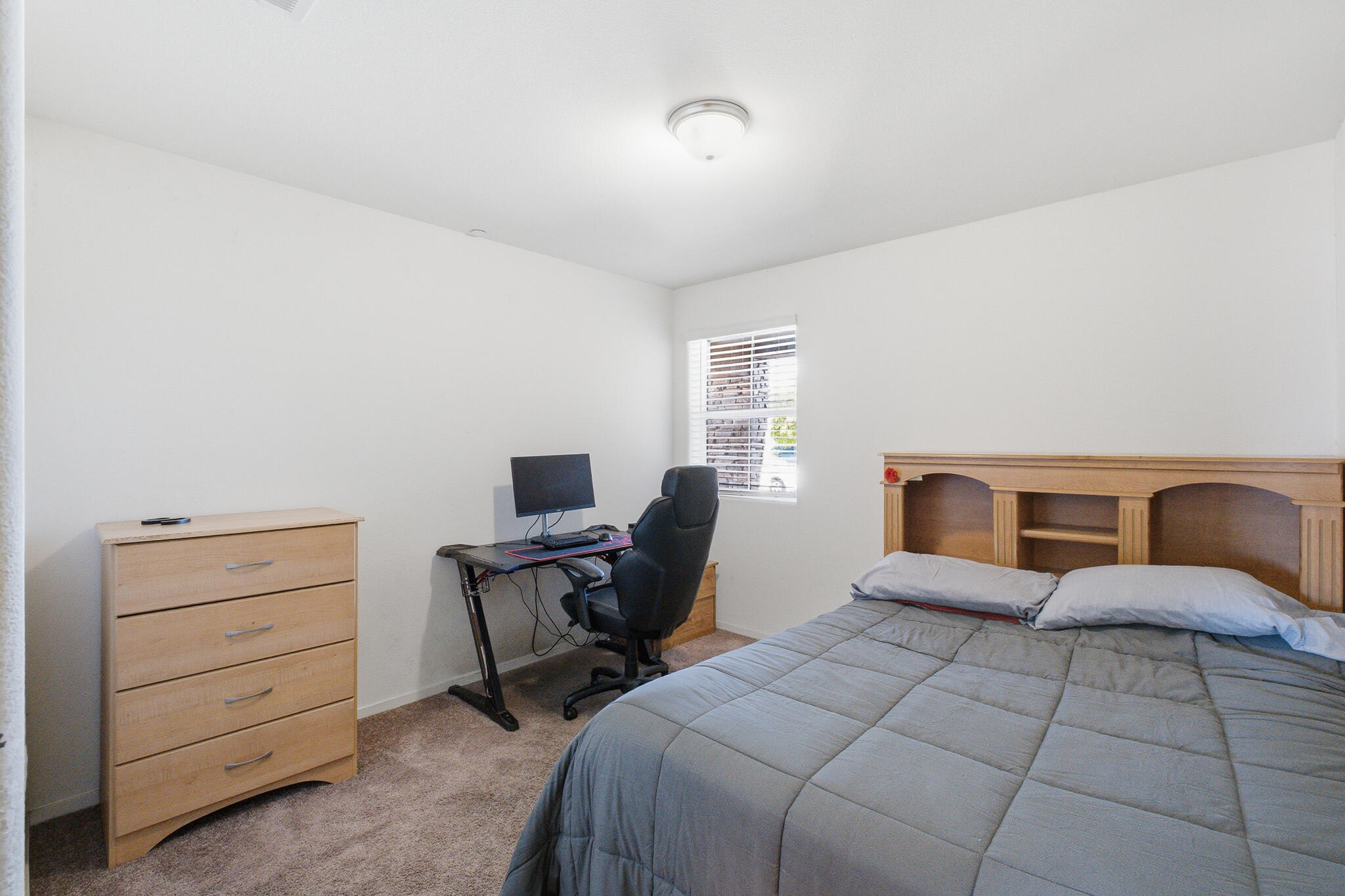 617 Sarah Ln, Dinuba, CA 93618