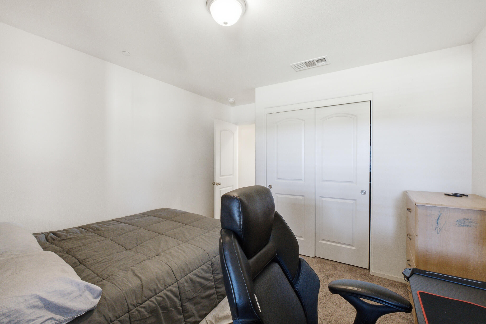 617 Sarah Ln, Dinuba, CA 93618
