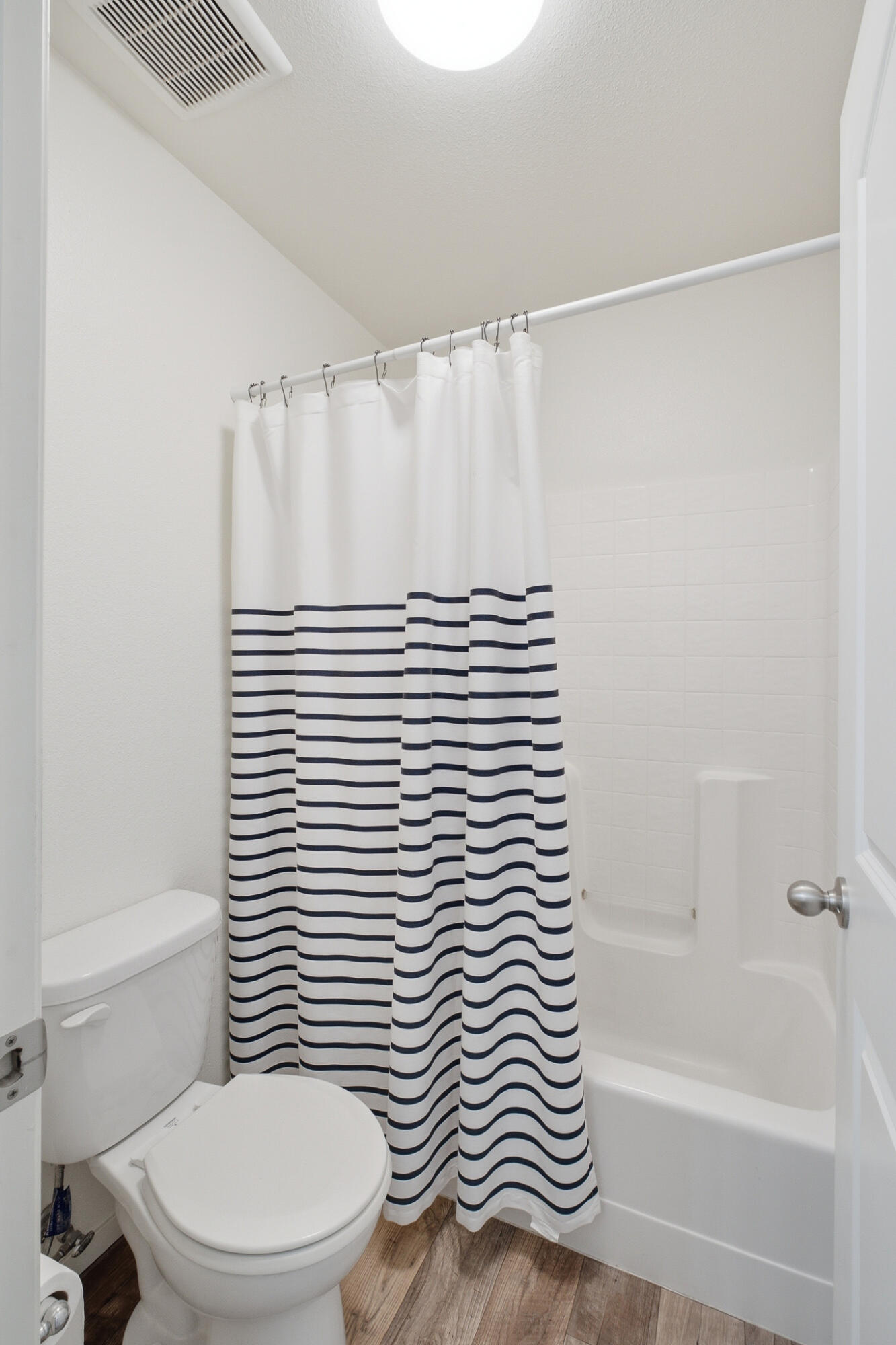 617 Sarah Ln, Dinuba, CA 93618