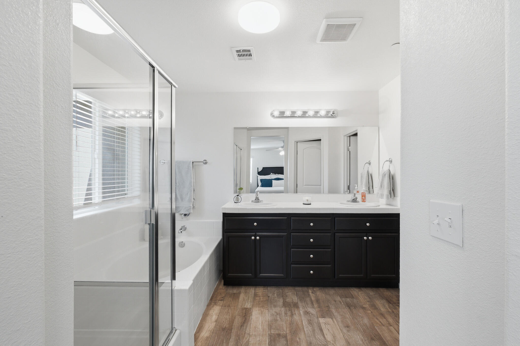 617 Sarah Ln, Dinuba, CA 93618