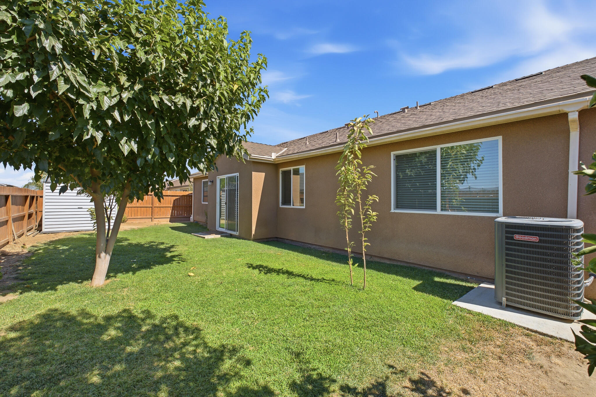 617 Sarah Ln, Dinuba, CA 93618