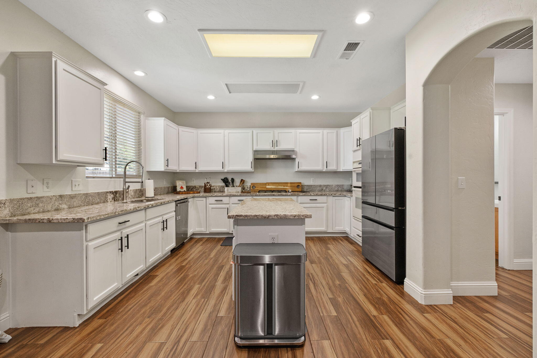 3320 W Glendale Ave, Visalia, CA 93291