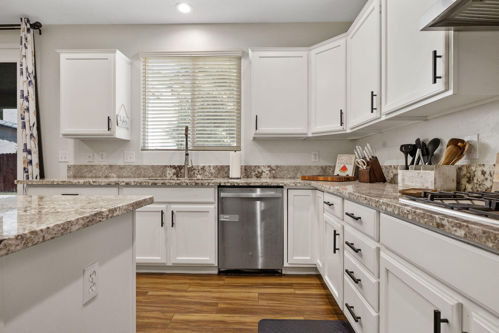 3320 W Glendale Ave, Visalia, CA 93291