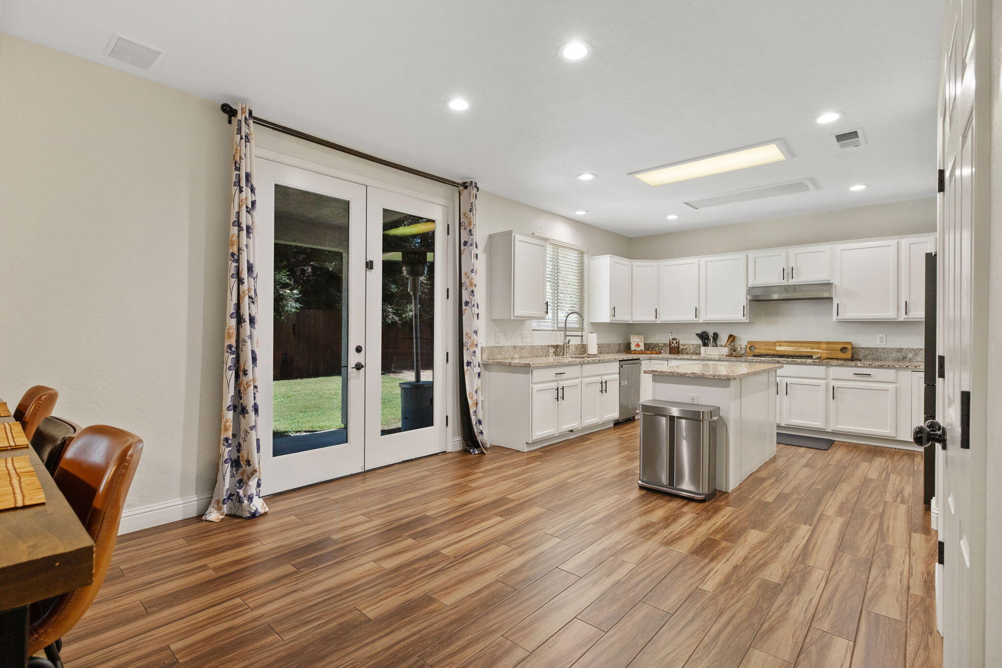 3320 W Glendale Ave, Visalia, CA 93291