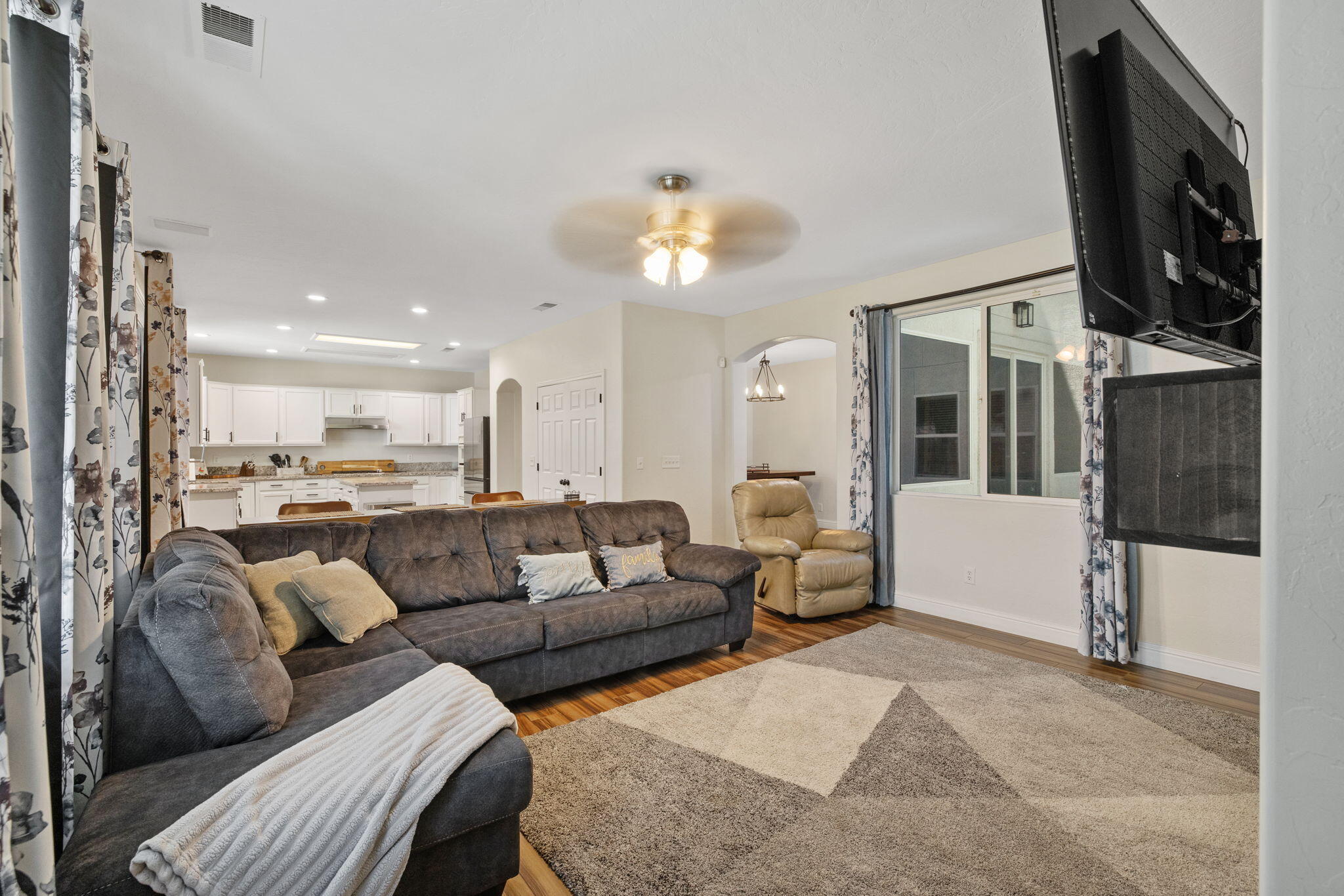 3320 W Glendale Ave, Visalia, CA 93291