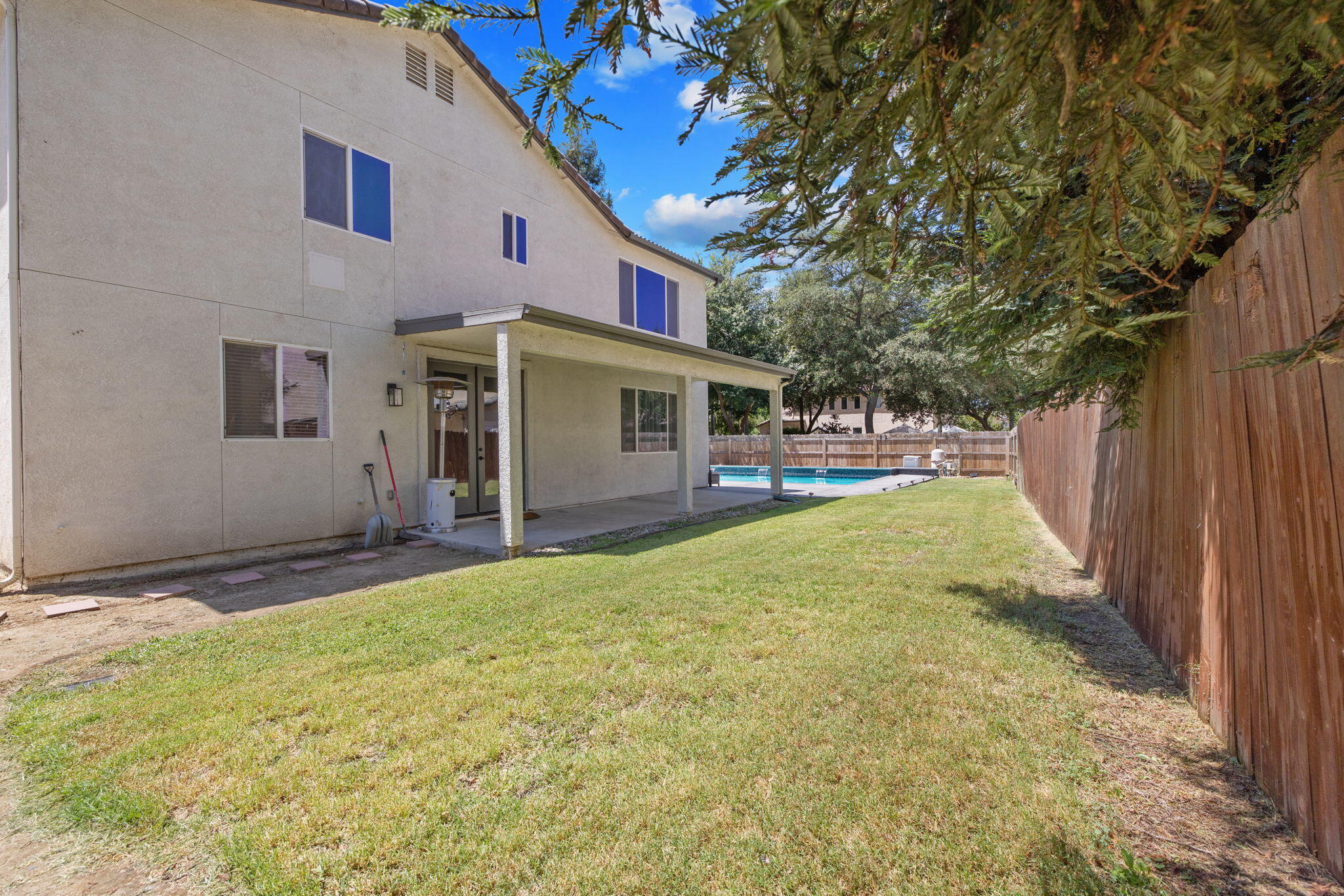 3320 W Glendale Ave, Visalia, CA 93291