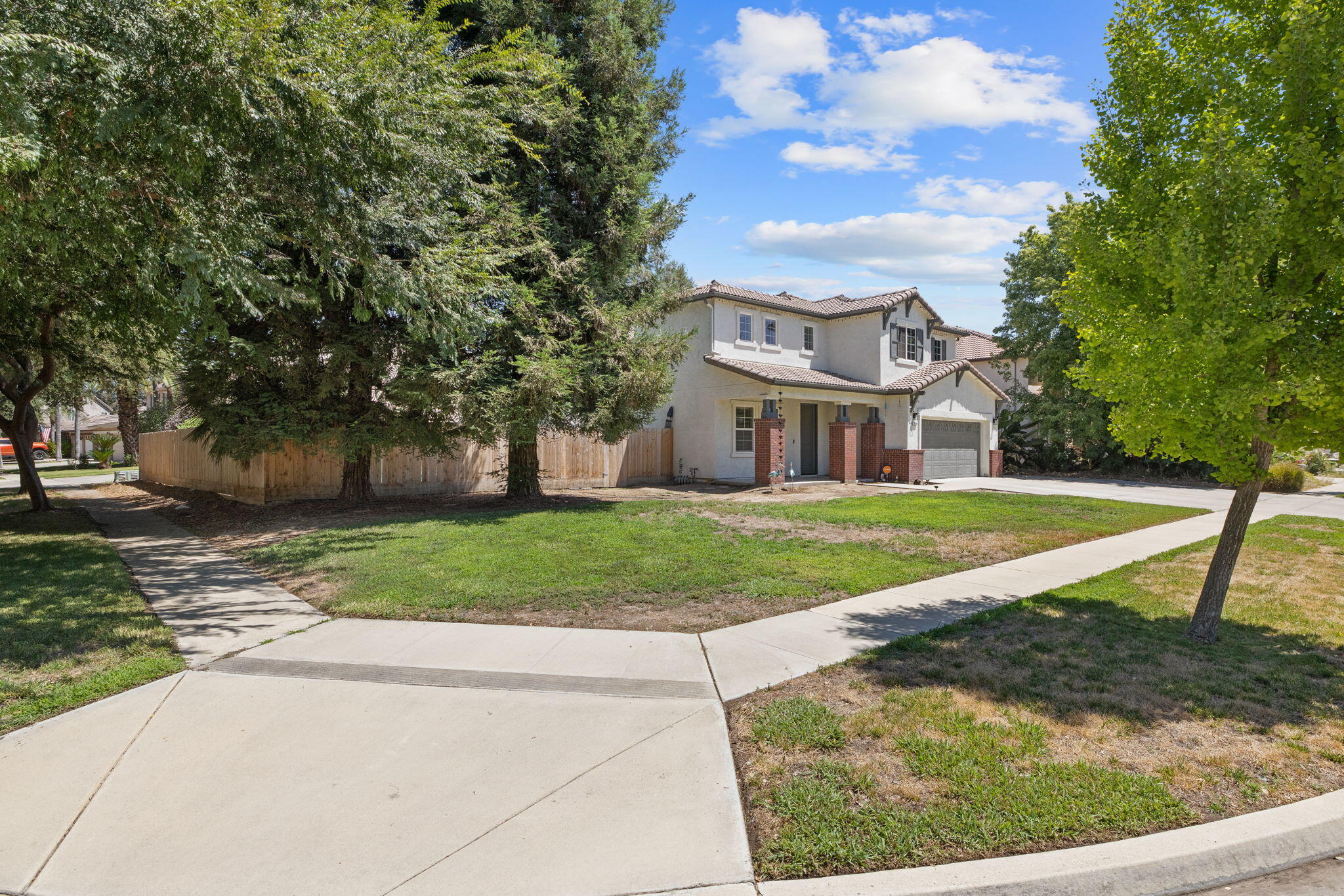 3320 W Glendale Ave, Visalia, CA 93291